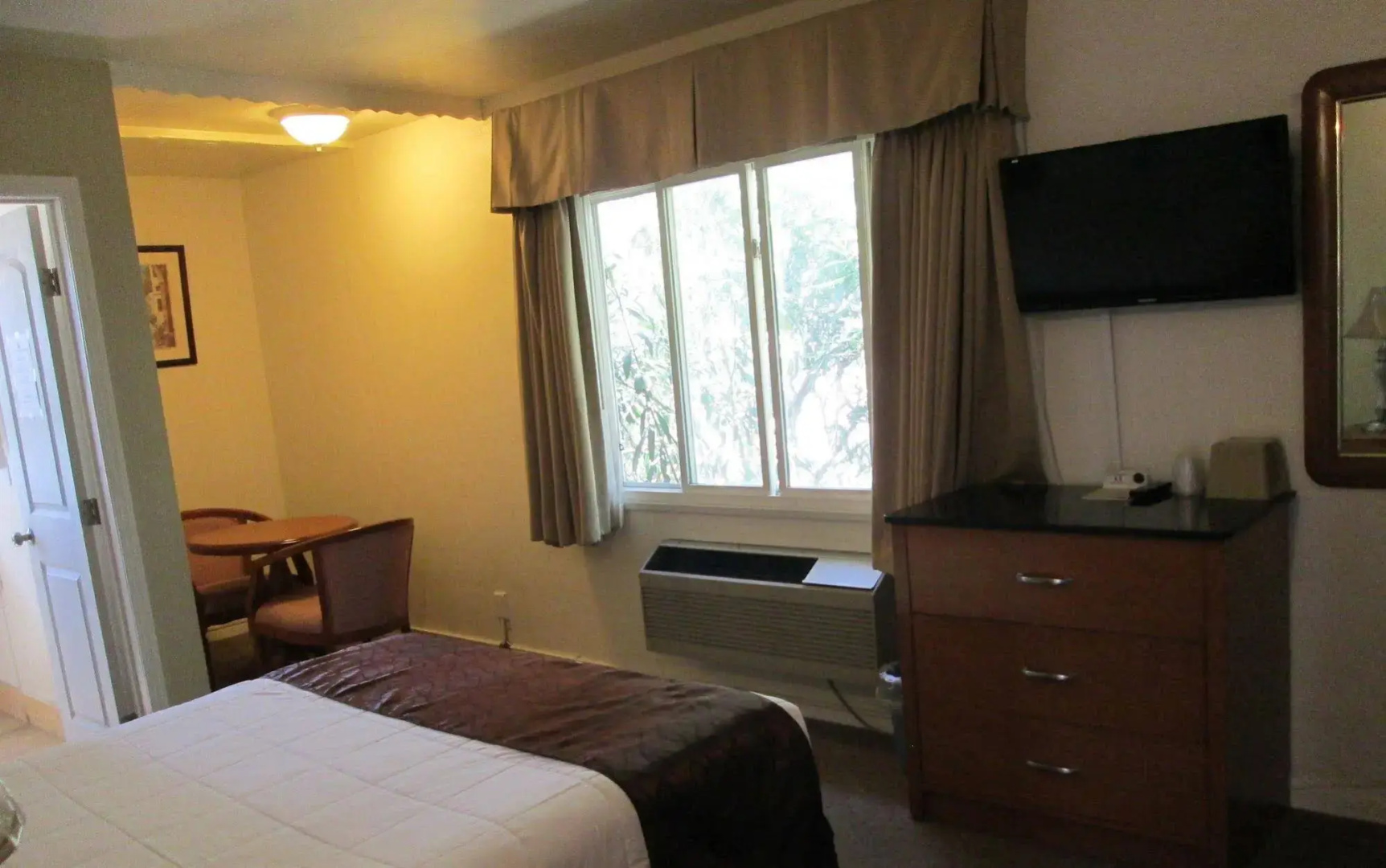 Town and Country Inn