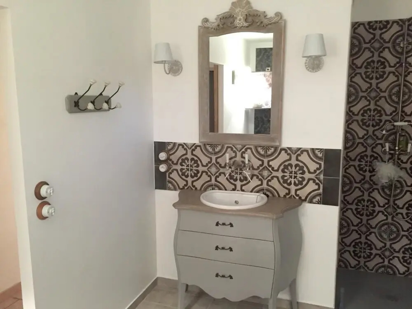 Villa With 4 Bedrooms in Althen-des-paluds, With Private Pool, Enclose