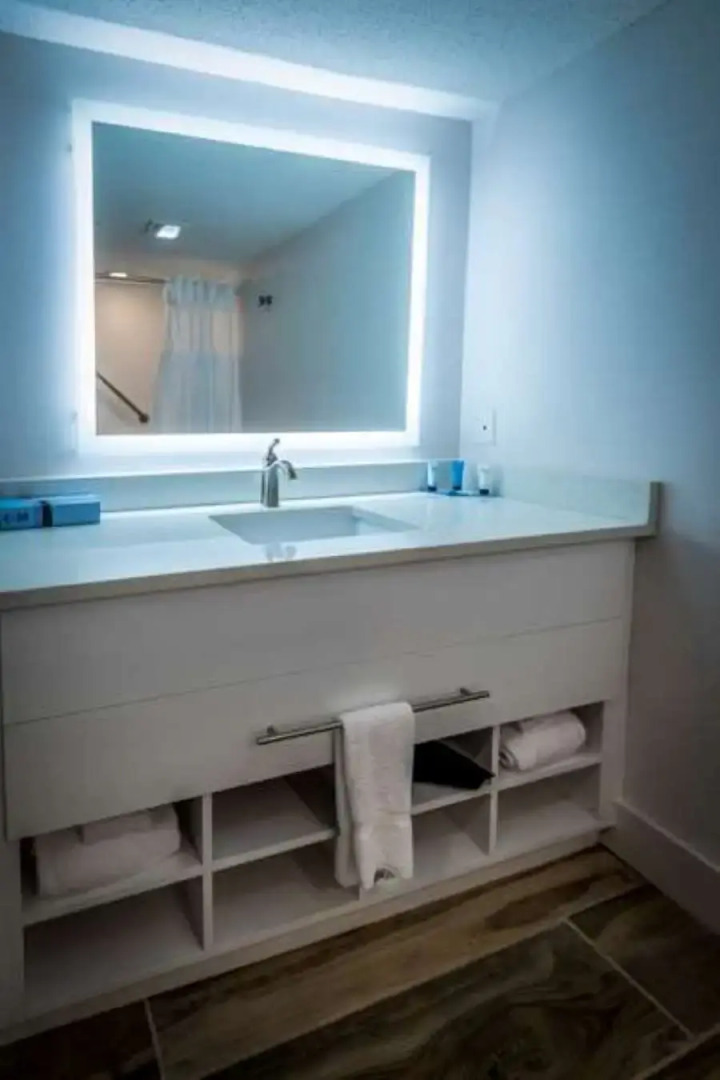 Palmera Inn and Suites