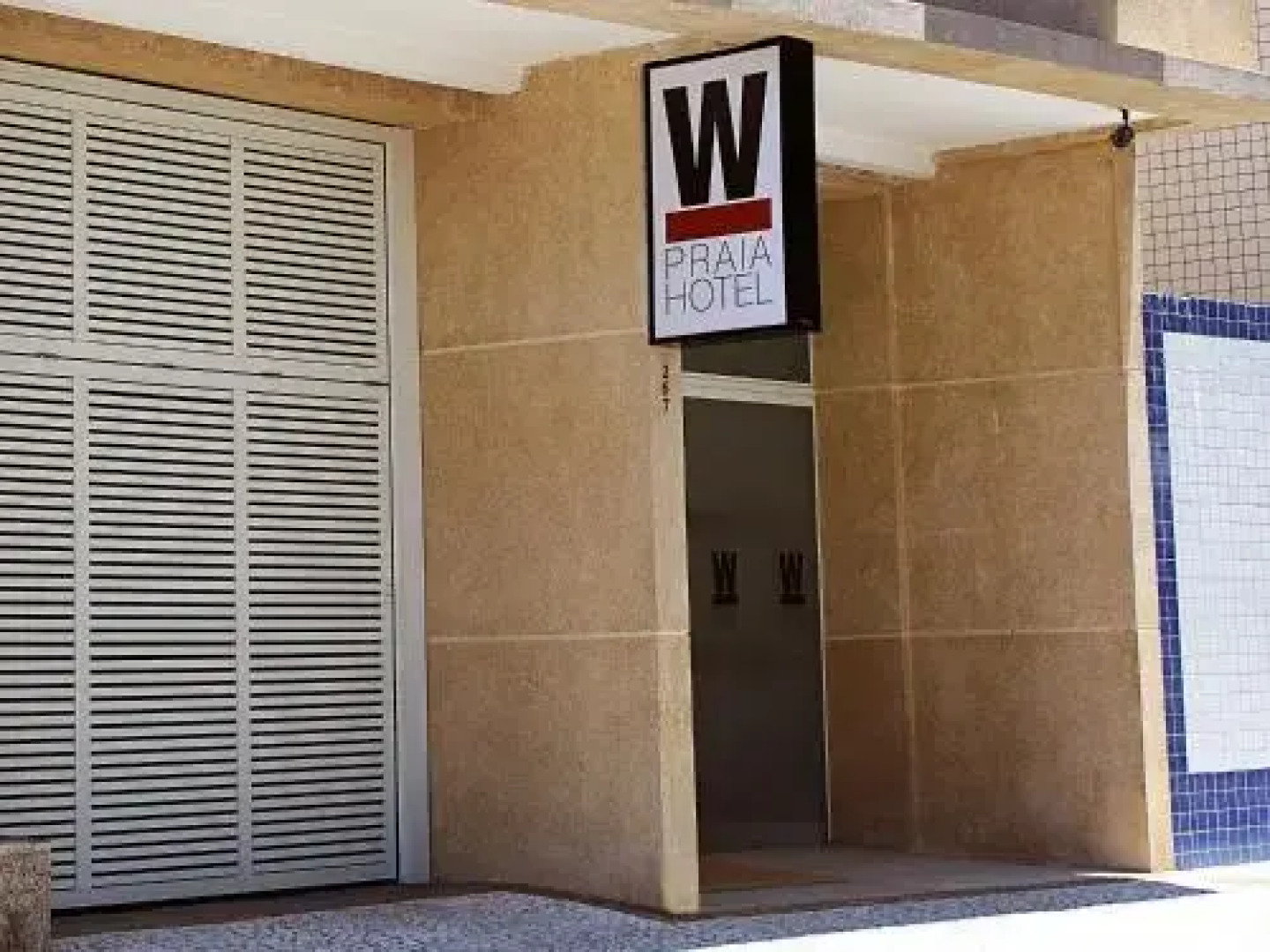W Praia Hotel