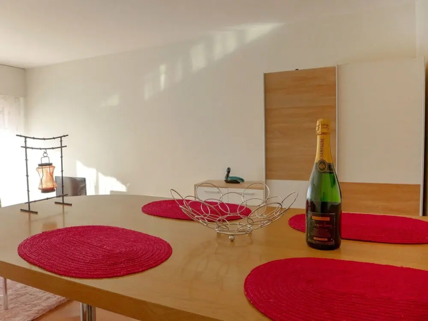 Eperon Lens in Lens With 1 Bedrooms and 1 5 Bathrooms