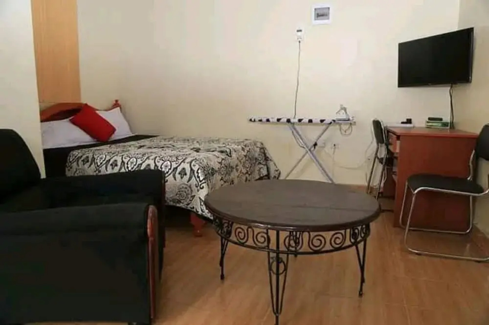 Chetambe Executive Studio