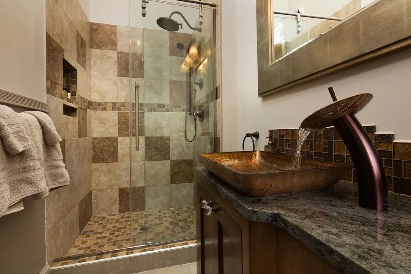 Reynolds Mansion B&B