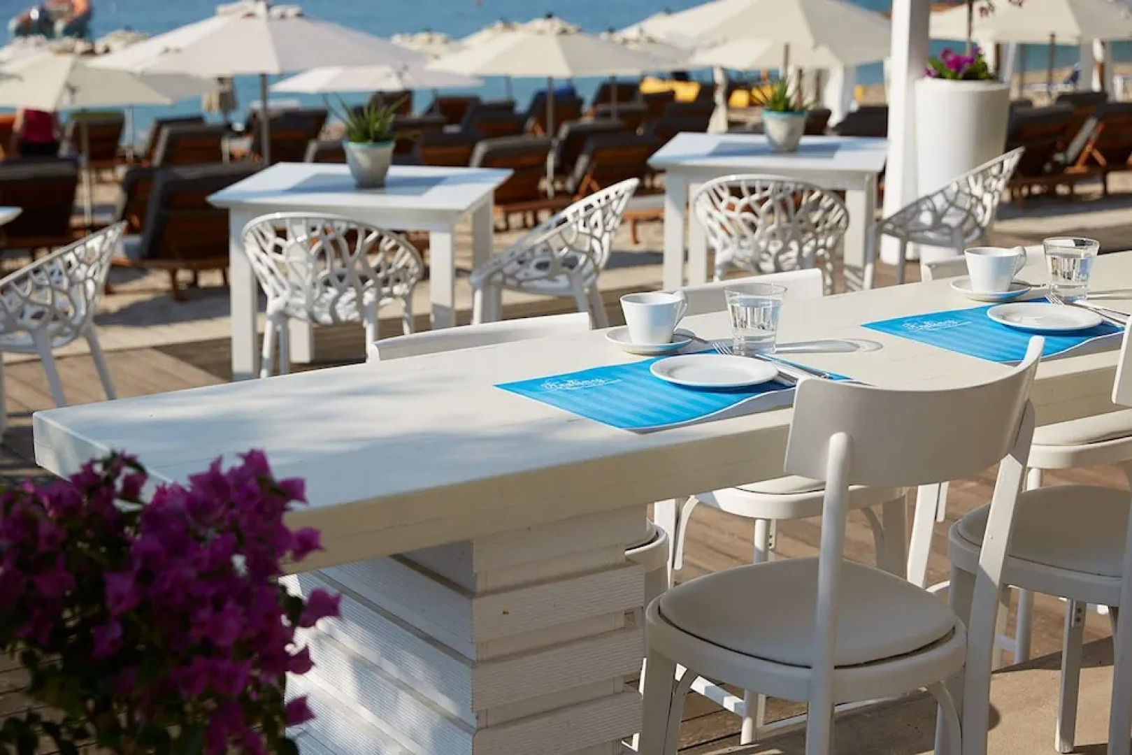 Lichnos Beach Hotel & Suites