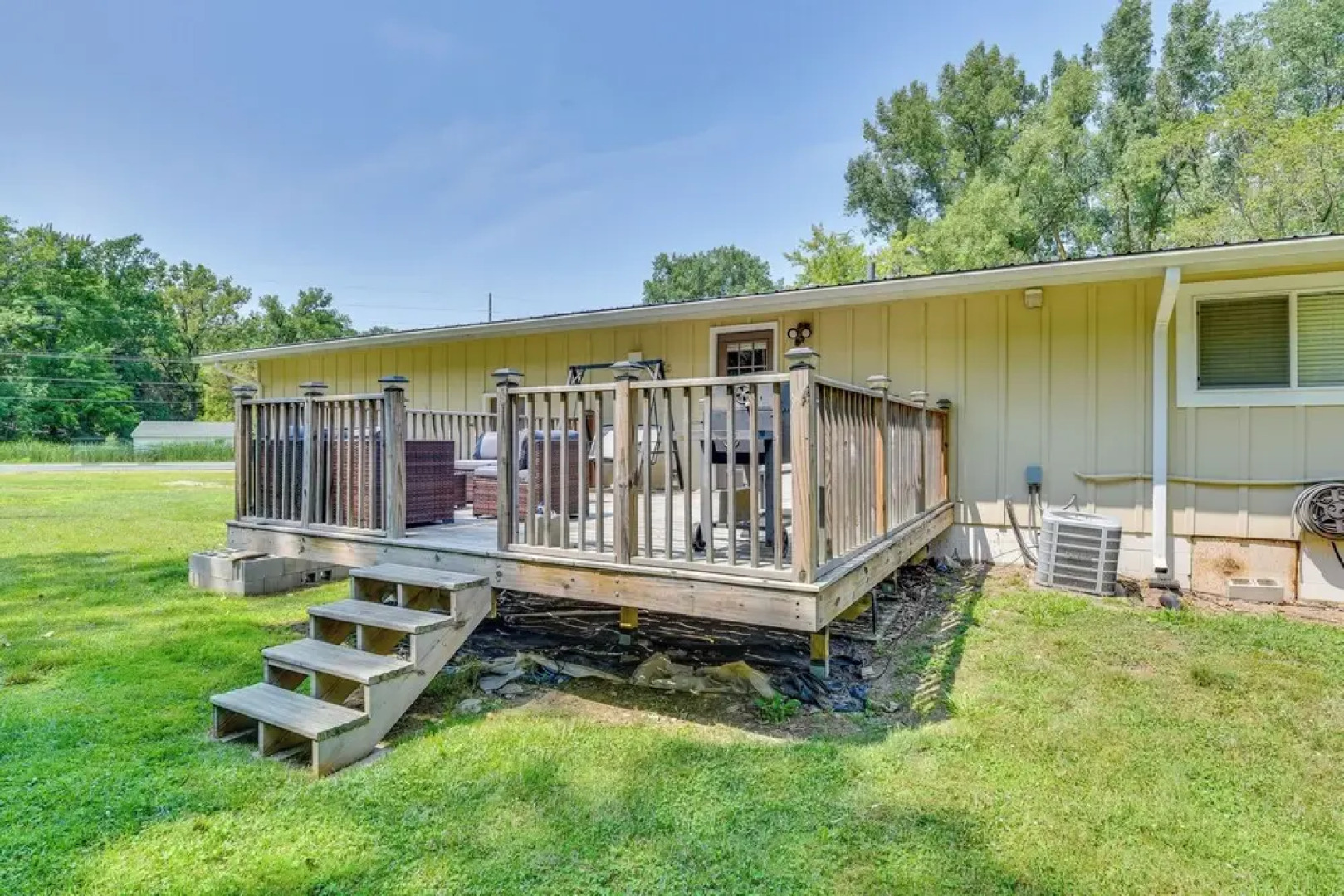 2 Mi to Lake Michigan: Pet-friendly Sawyer Apt