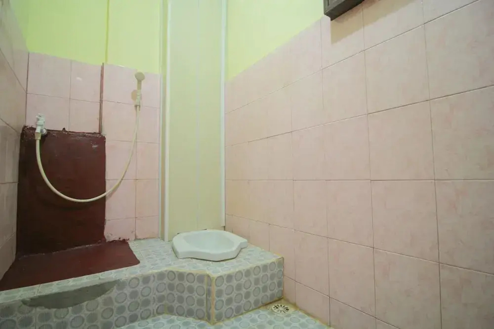 SPOT ON 2305 Andys Nur Penginapan