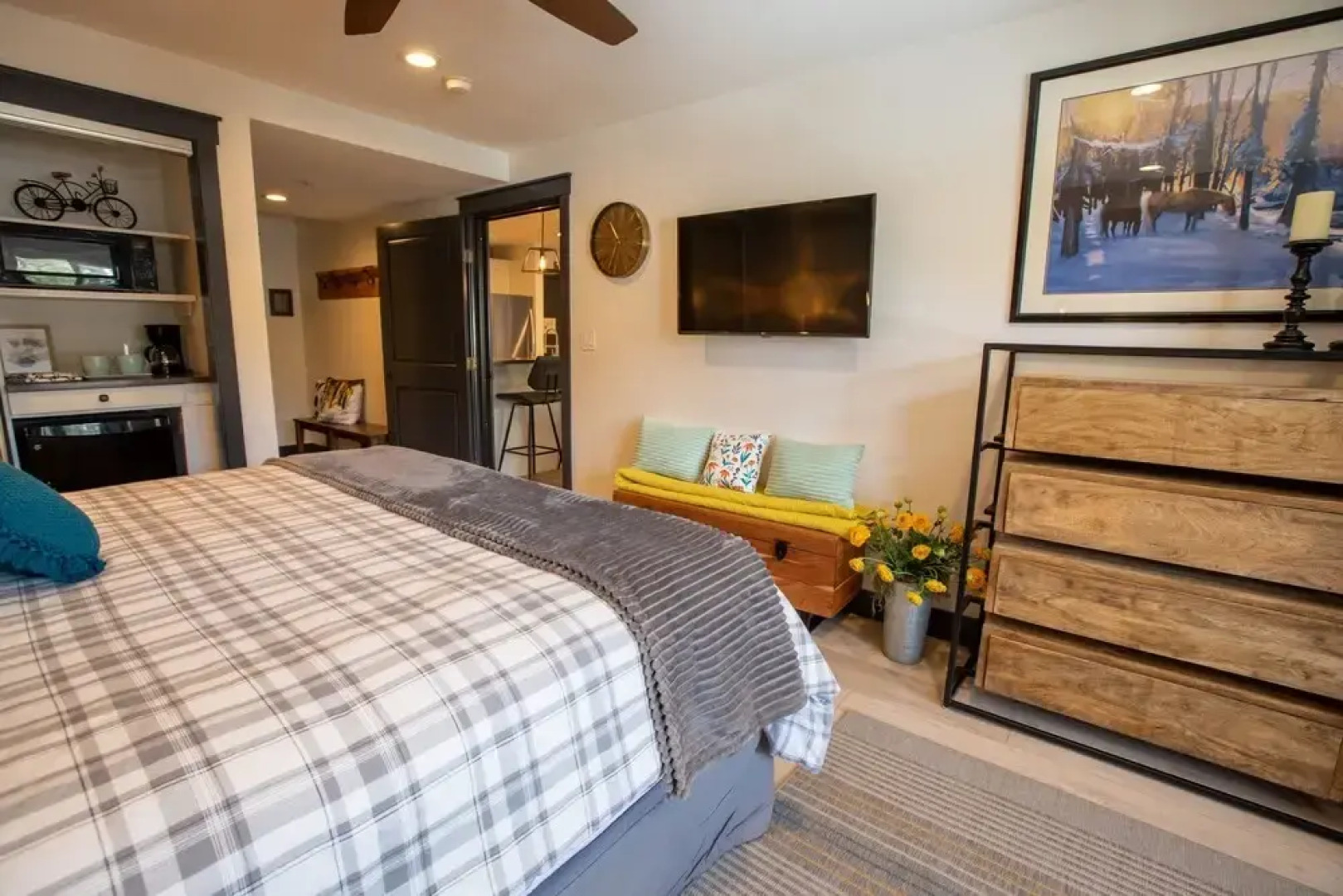 1303 - Two Bedroom Deluxe Eagle Springs West 2 Condo by RedAwning