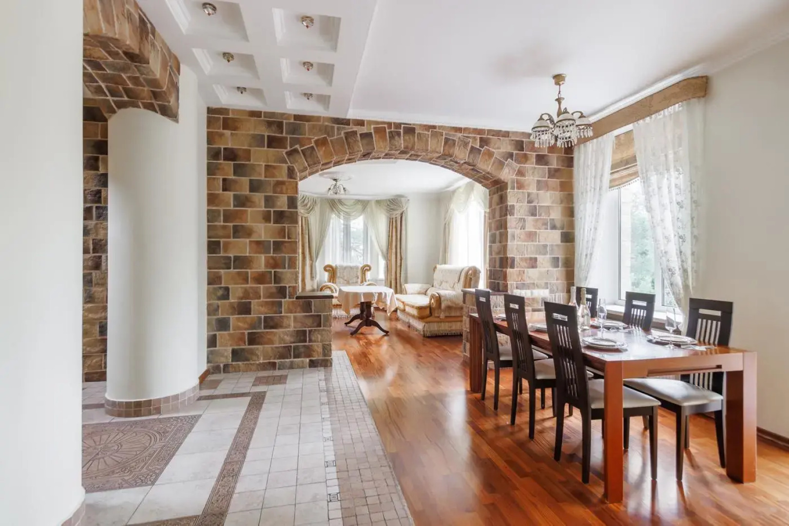 Коттедж с бассейном