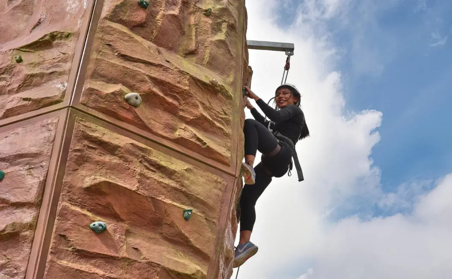 Gloria Residences Ion Delemen