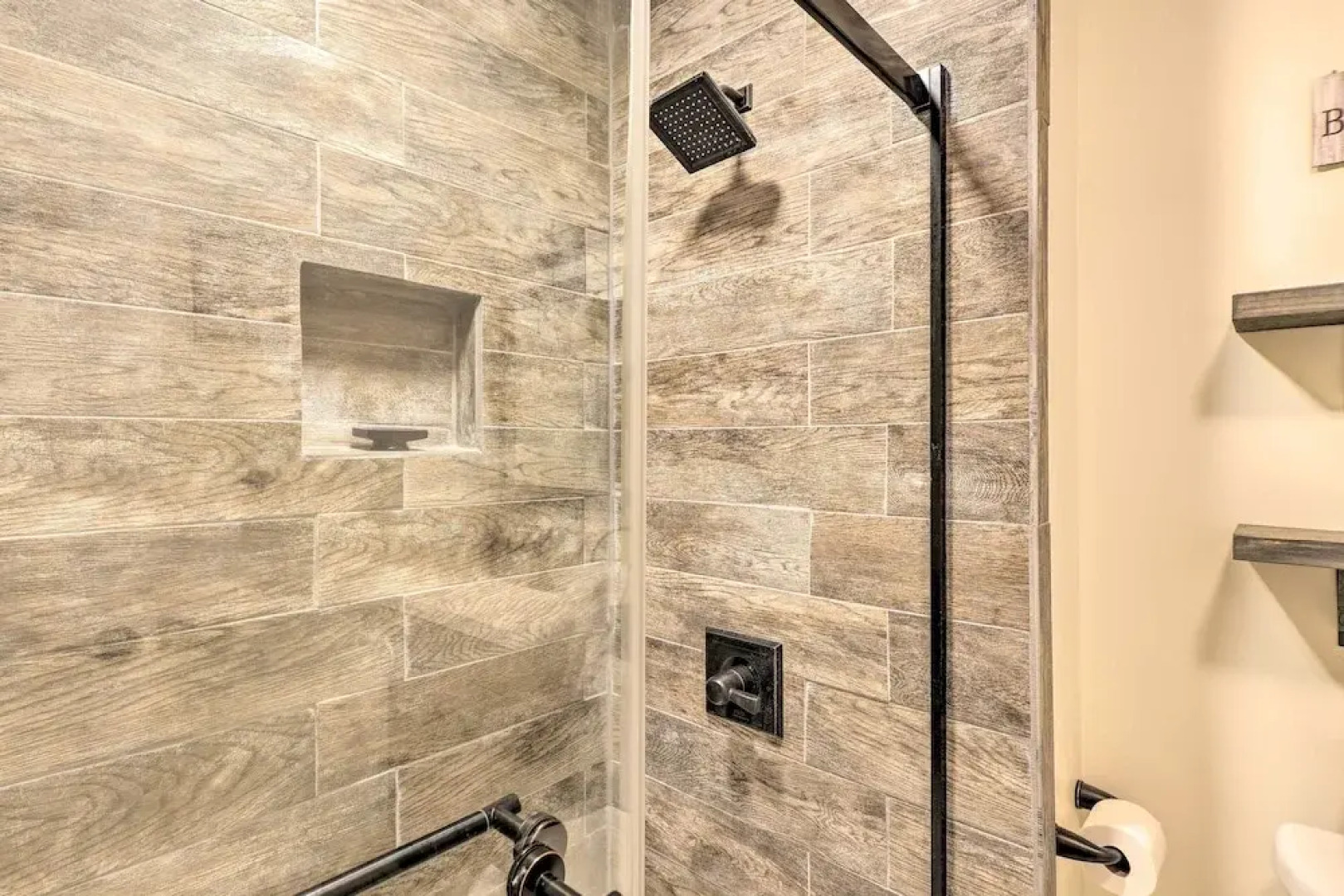 Near Tobyhanna State Park: Home w/ Hot Tub!