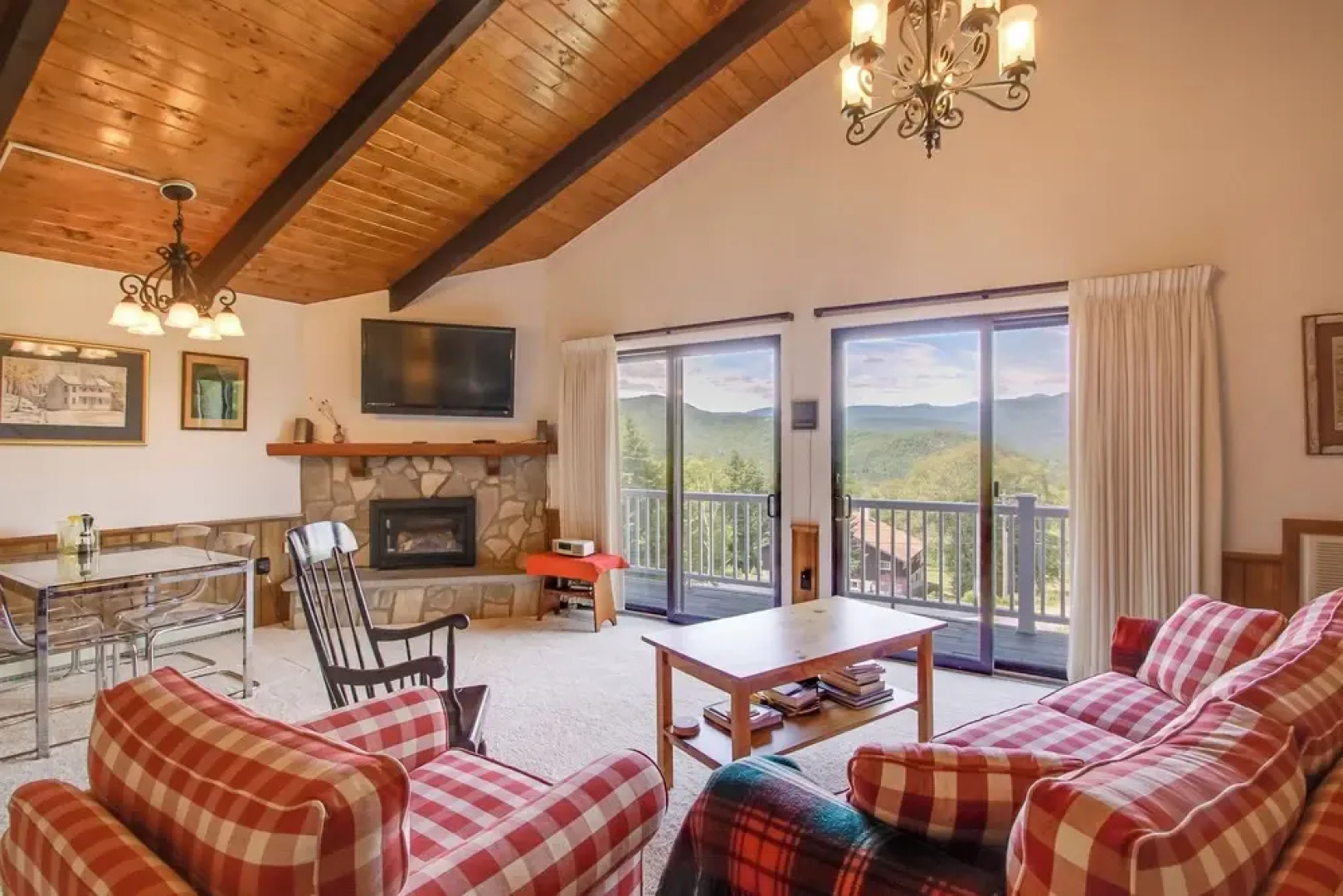 Mountaintop Condo w/ Great Mt Washington View