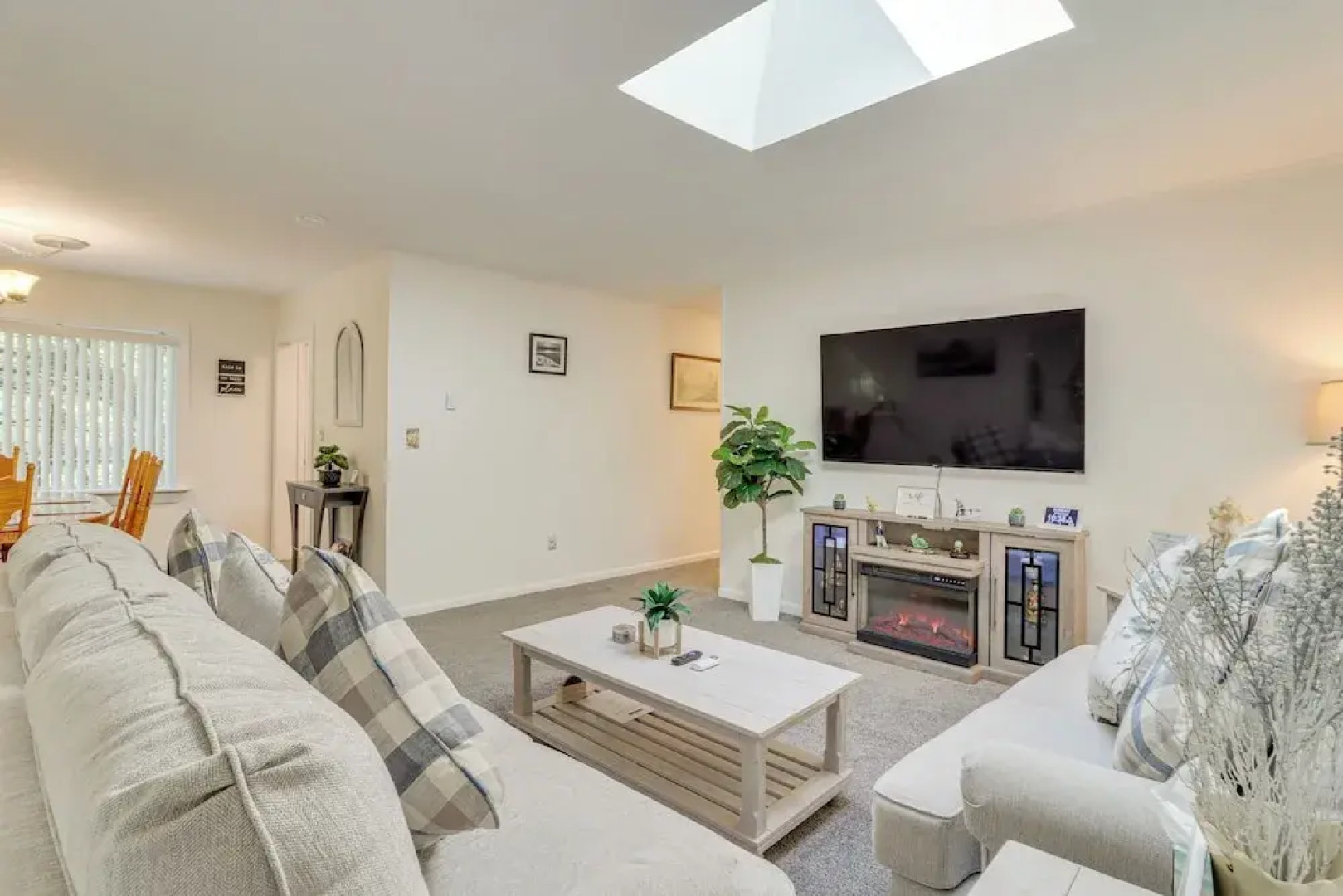 Fire Pit & Community Beach: Poconos Getaway!