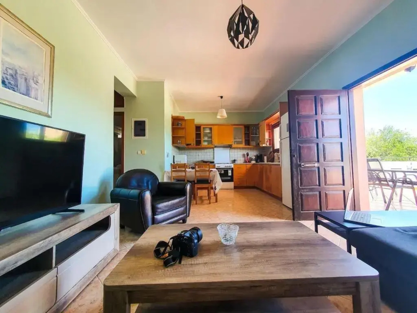 2 Bed House - Sleeps 5 - Garden - Parking - Wifi