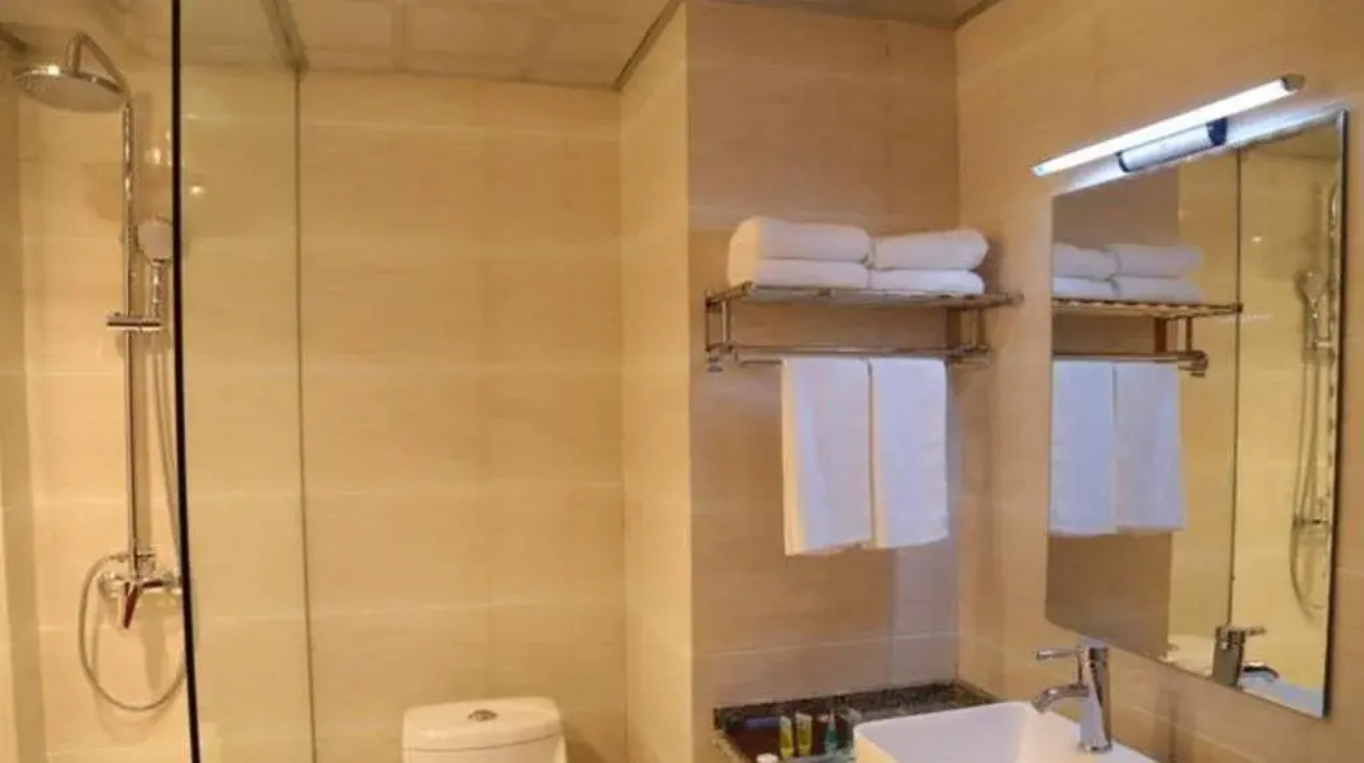 Linzhi Yonghui Business Hotel