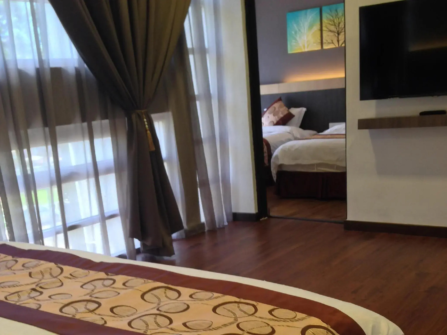 Lot 10 Boutique Hotel