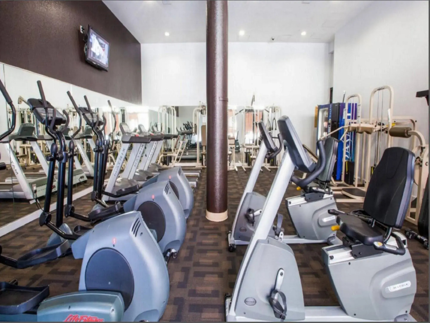 Global Luxury Suites at San Fernando