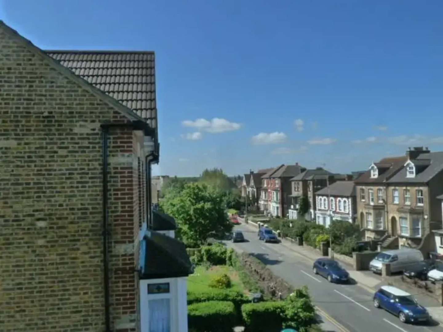 Light, Spacious 2 bed 2 Bath Flat. Sleeps 2-8