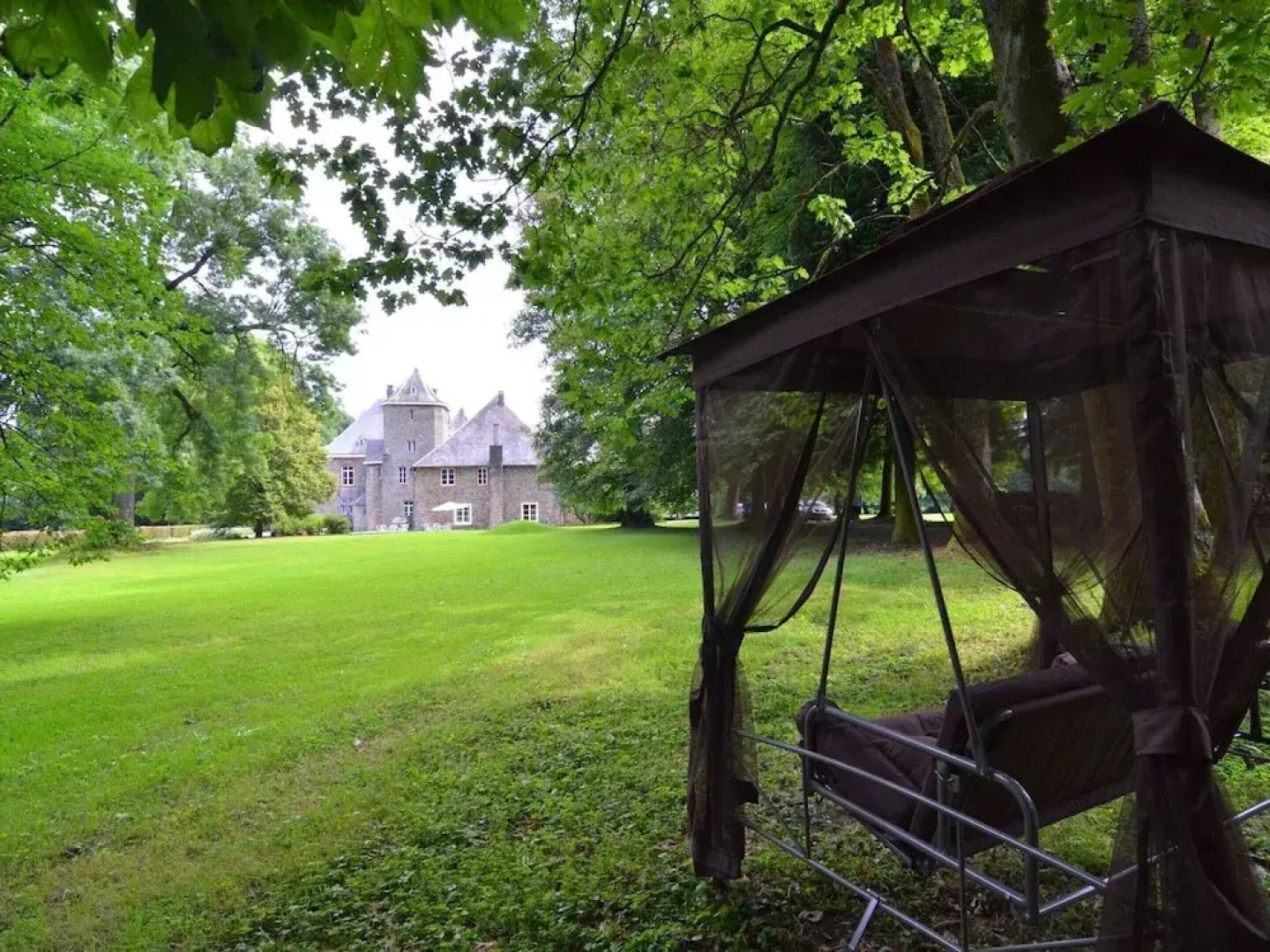Wonderful Loft near Bastogne in Castle of Xviith History