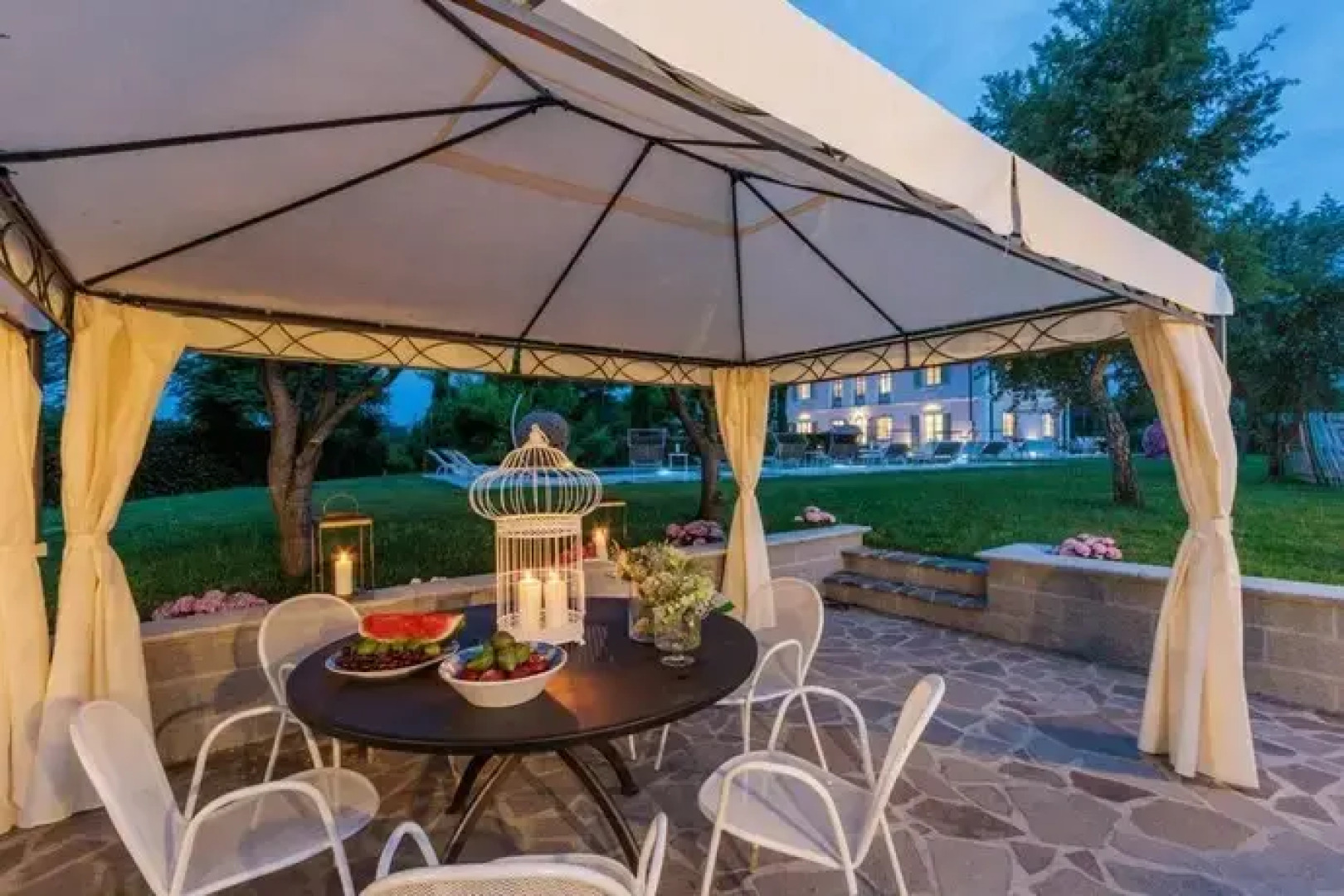 Villa Alpaca in Orentano