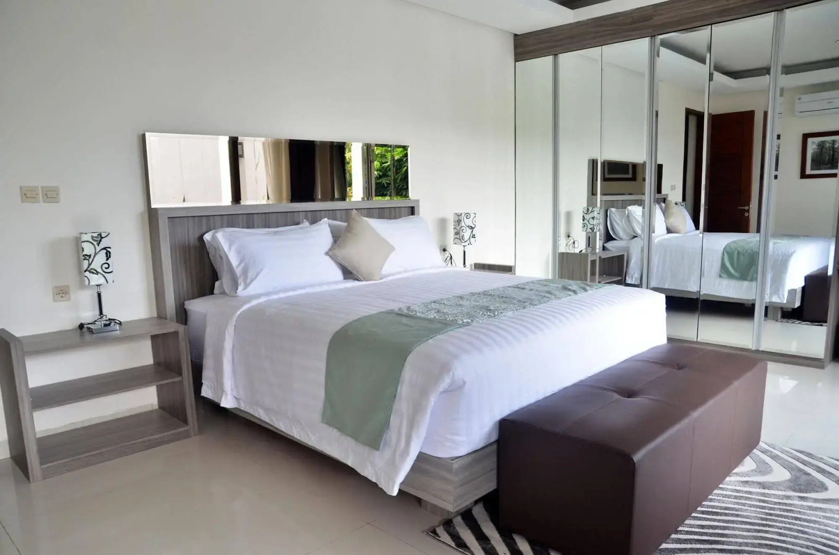 BreezeBlows City View 5BR with Pool + Familly Room