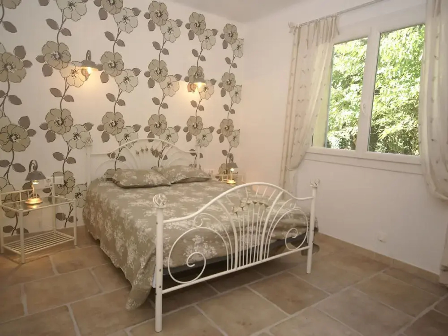 Spacious Quiet Mas With Bikes and Pizza Oven