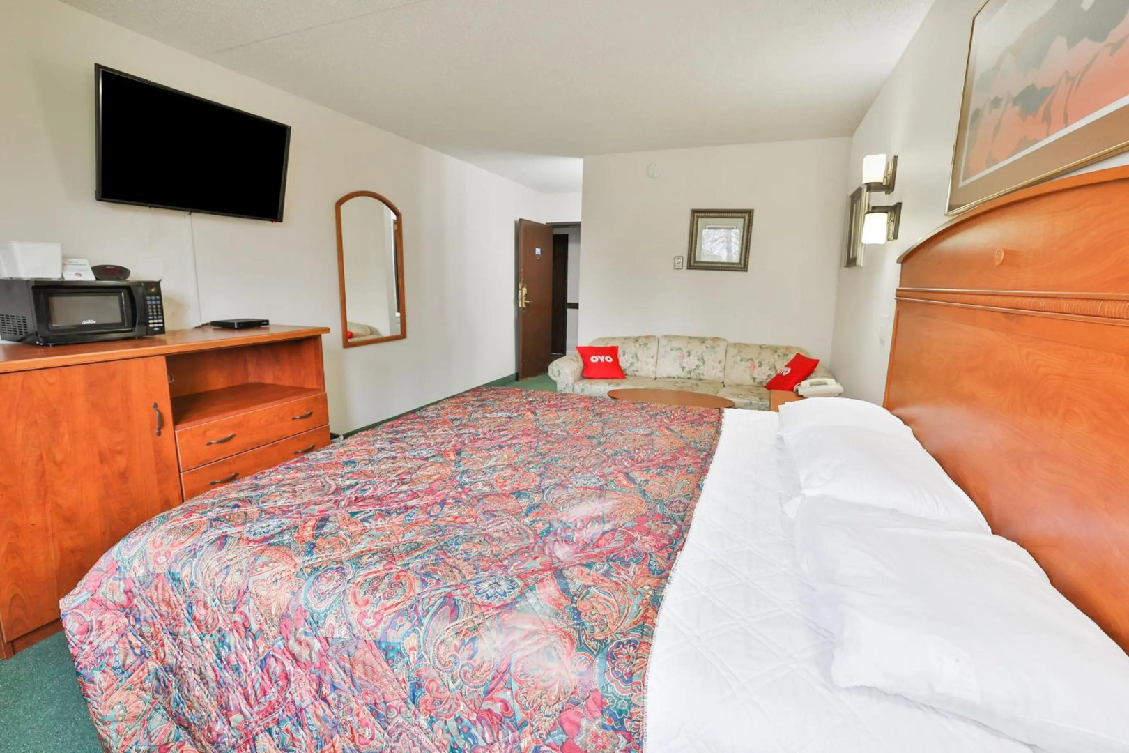 OYO Hotel Pipestone MN, Canterbury Park