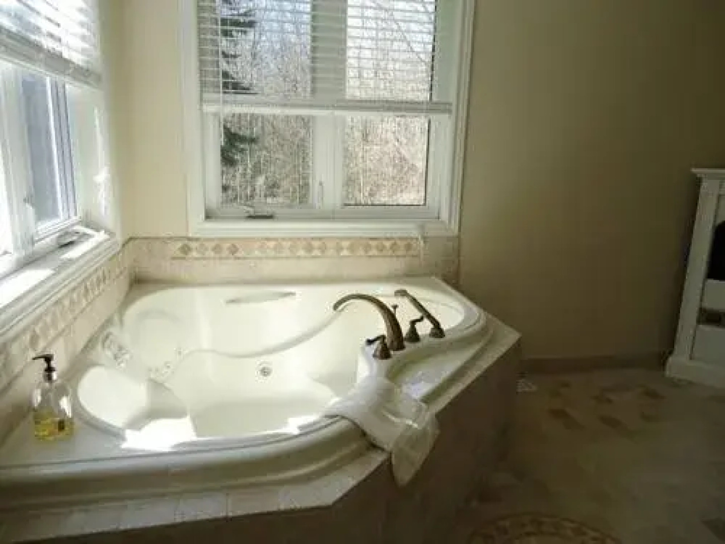 Jabberwock Guesthouse