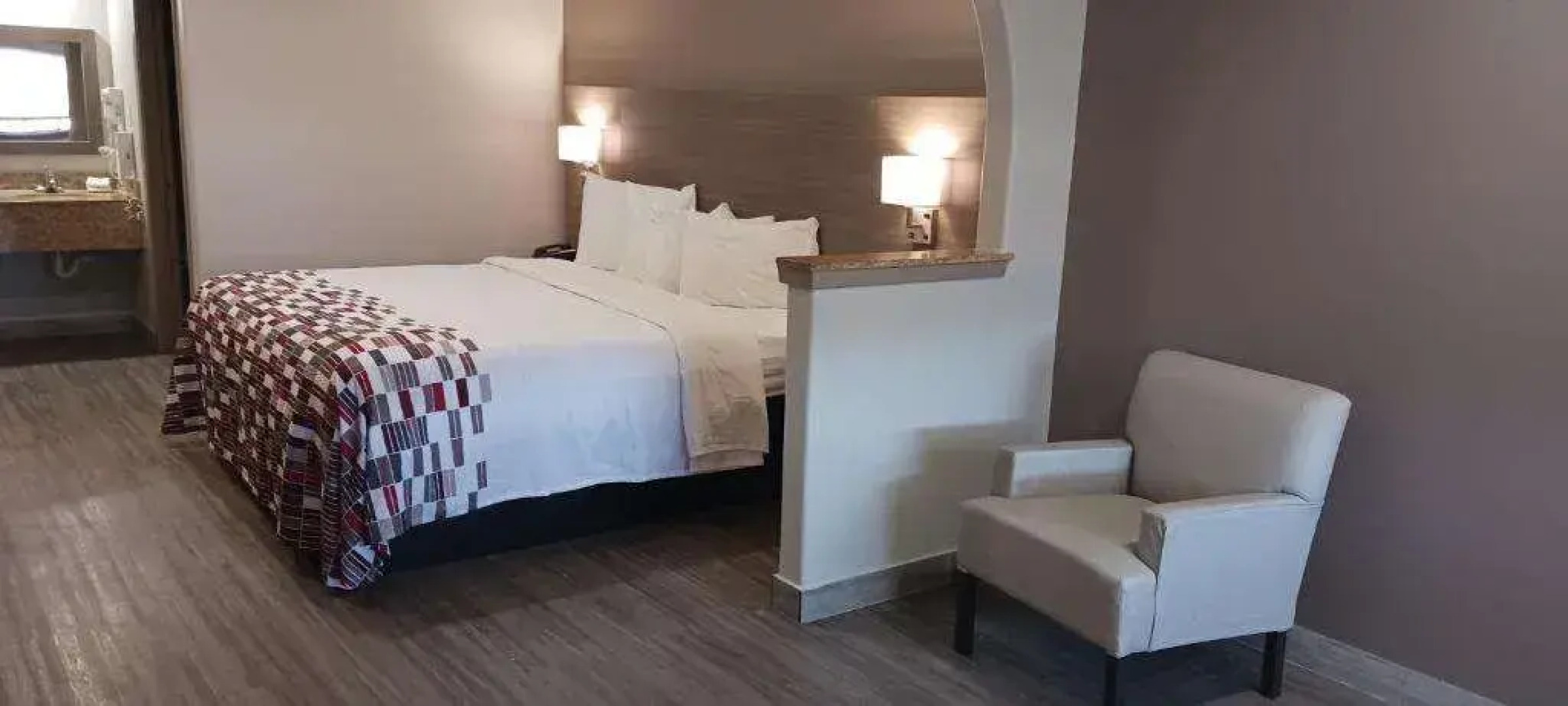 Americas Best Value Inn & Suites