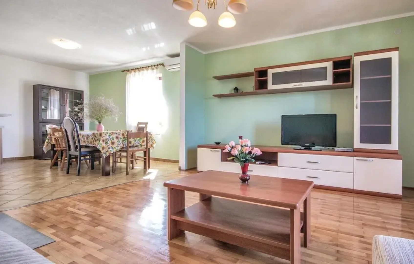 Nice Home in Bratulici With Wifi and 6 Bedrooms