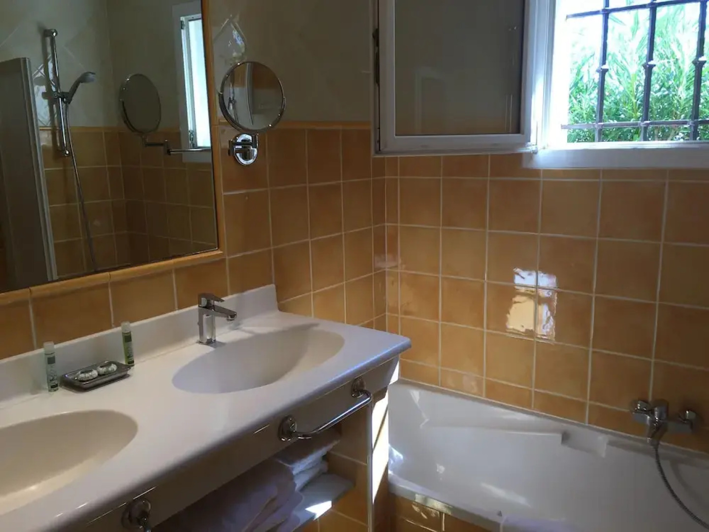 Domaine De Respelido