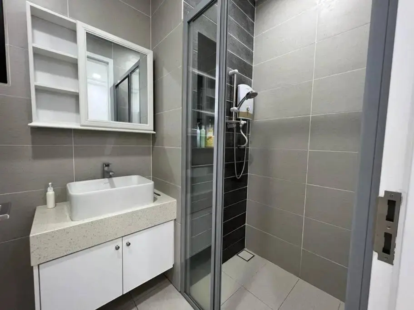 Le Pavilion Puchong 4-6pax 2R2B