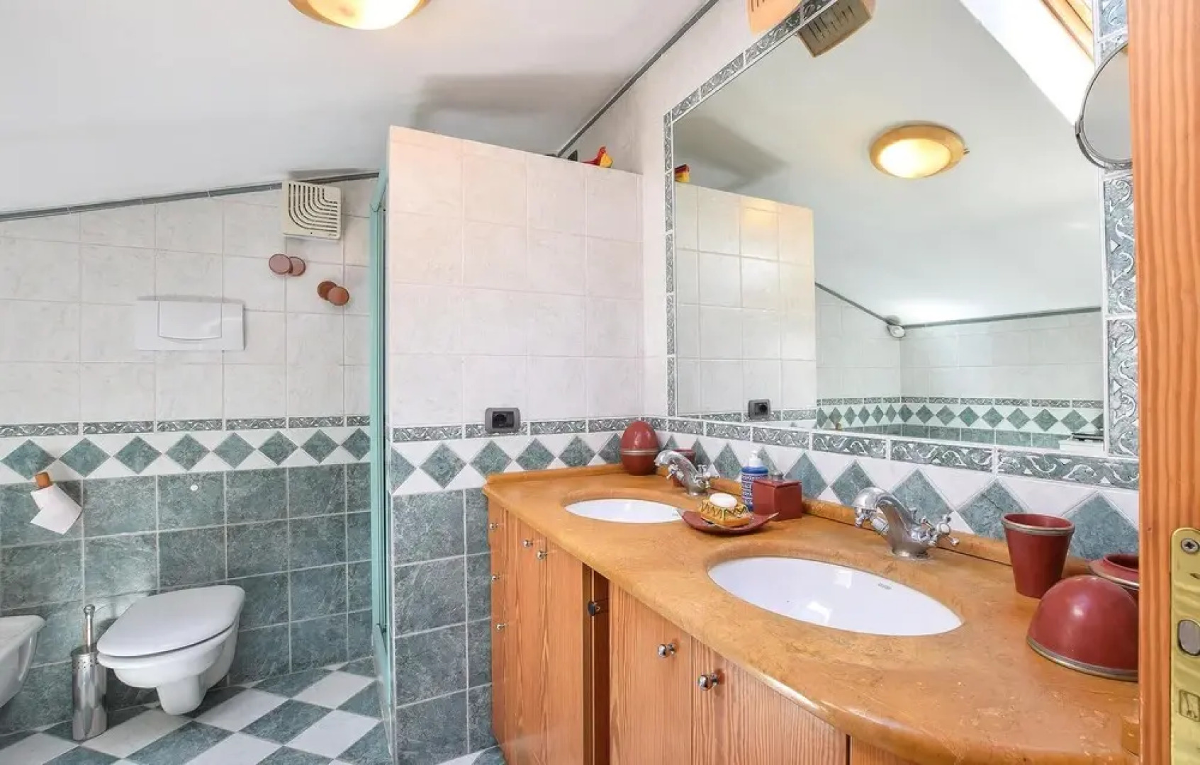 Stunning Home in Caprino Veronese With Wifi and 4 Bedrooms