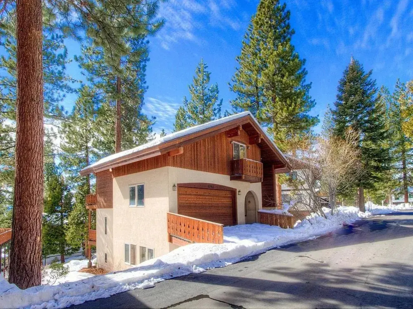 Luxurious Lower Tyrolian Village 3 Br chalet by RedAwning