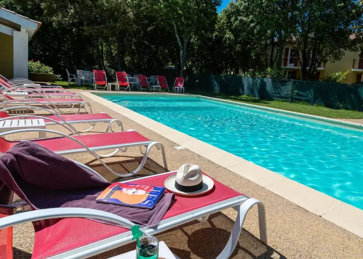 Logis Hôtel La Bastide de Grignan & Restaurant La Chênaie