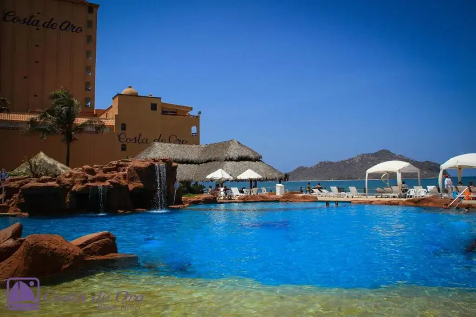 Costa De Oro Beach Hotel