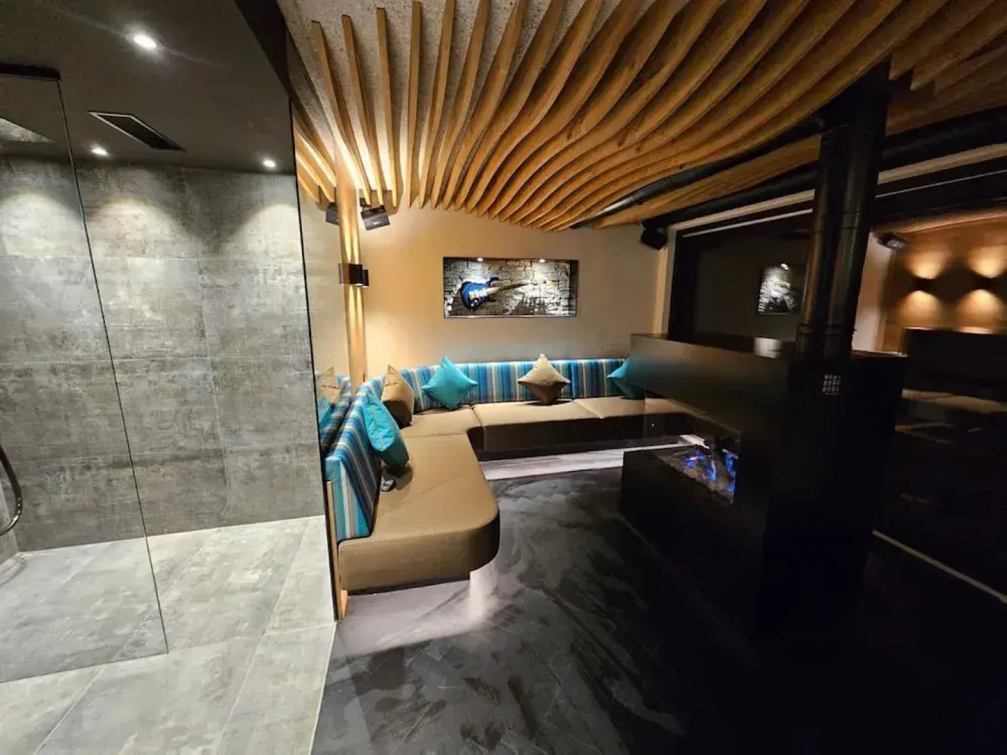 Chalet in Zillertal Near Ski Slopes & Whirlpool