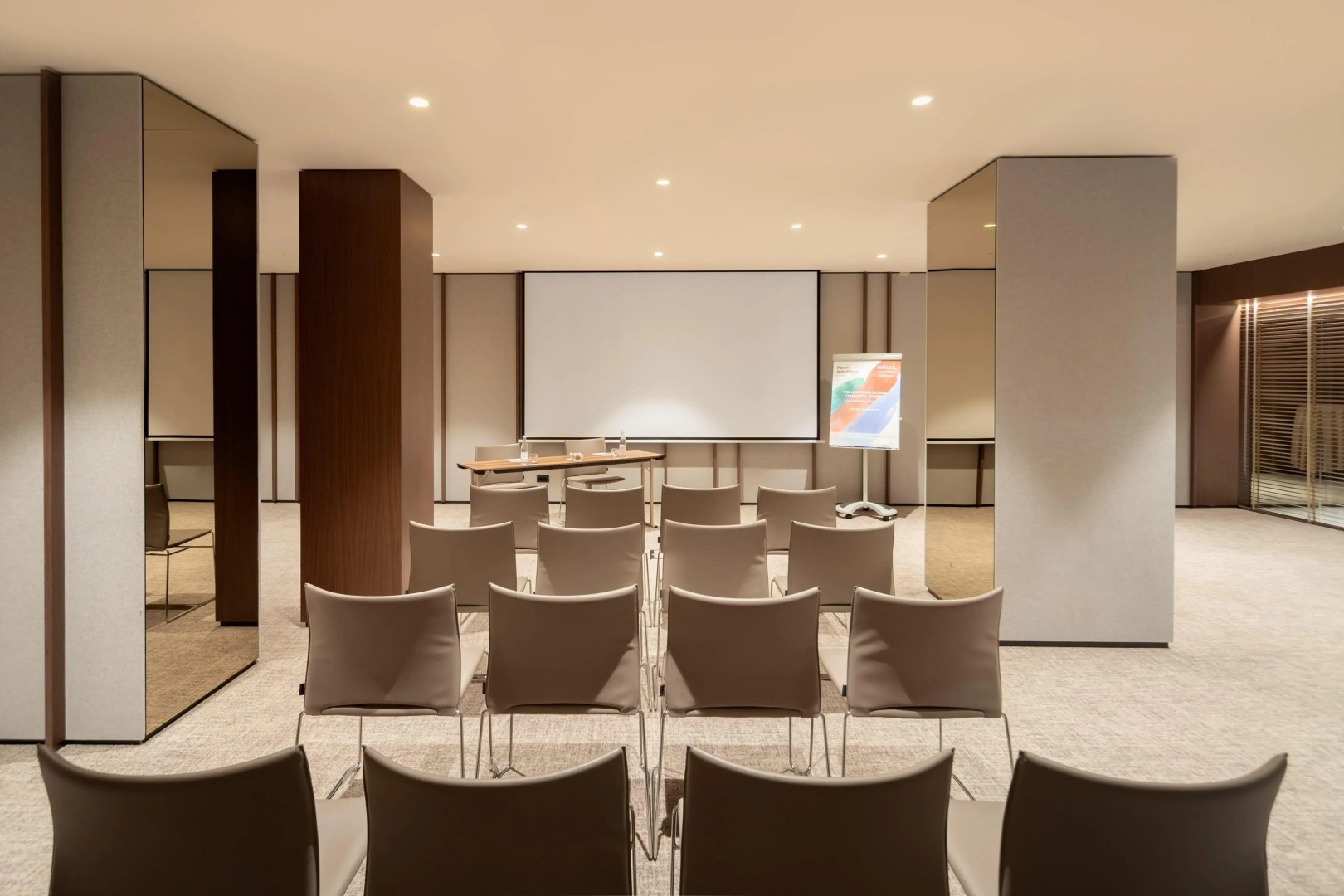 Отель Melia Milano