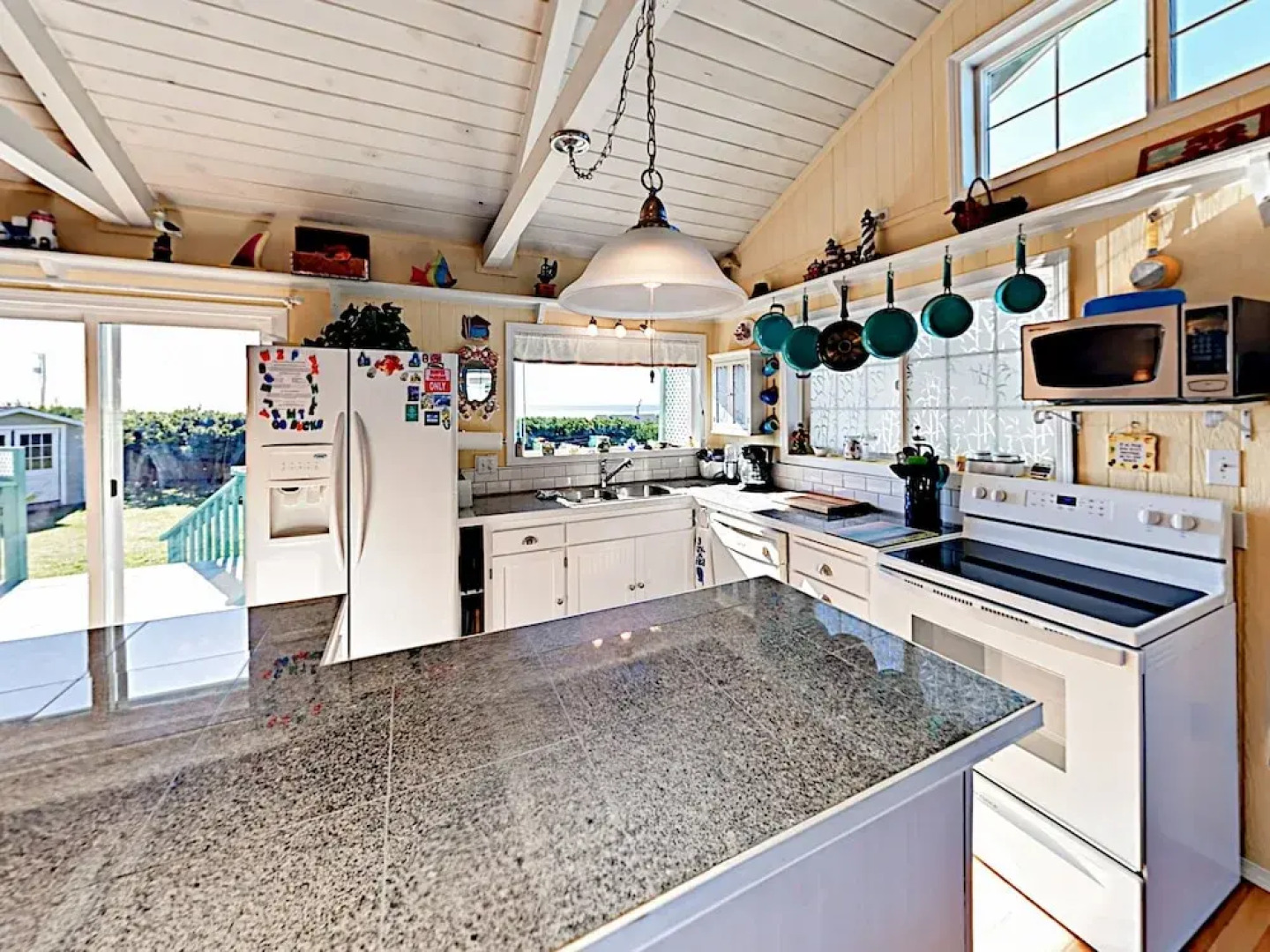 The Surf Cottage 2 Bedrooms 1 Bathroom Home