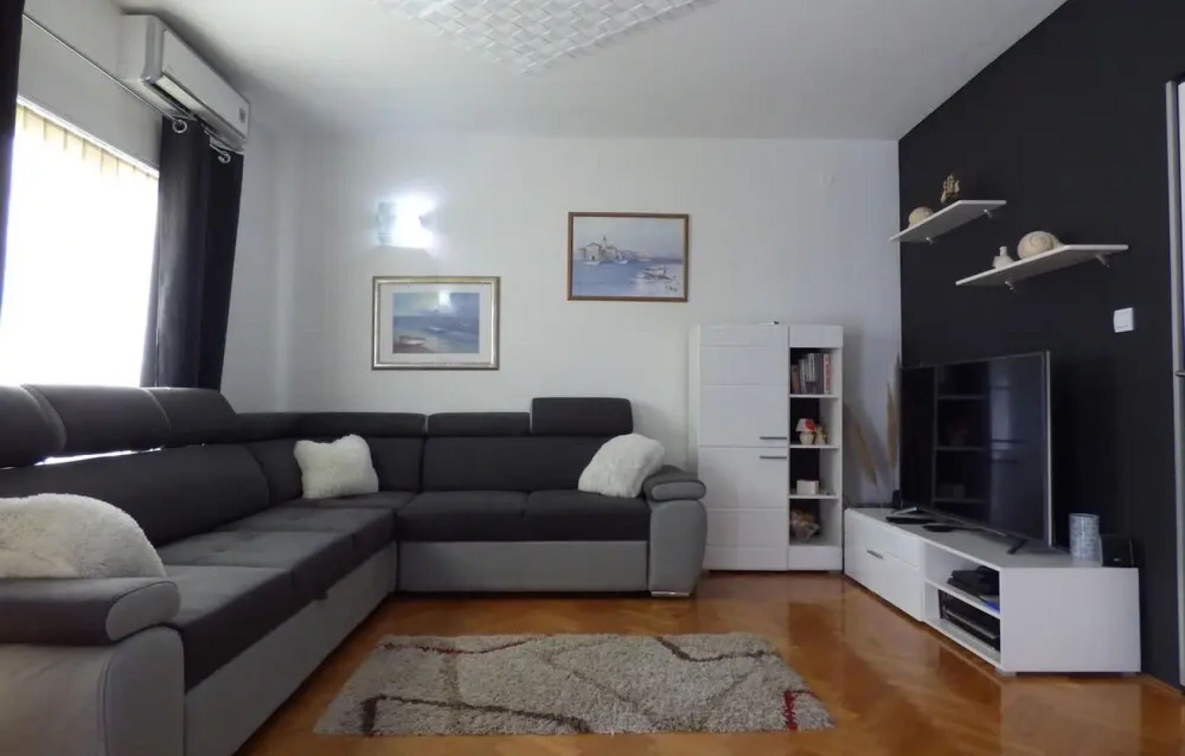 Stunning Home in Dugi Rat With Wifi and 1 Bedrooms