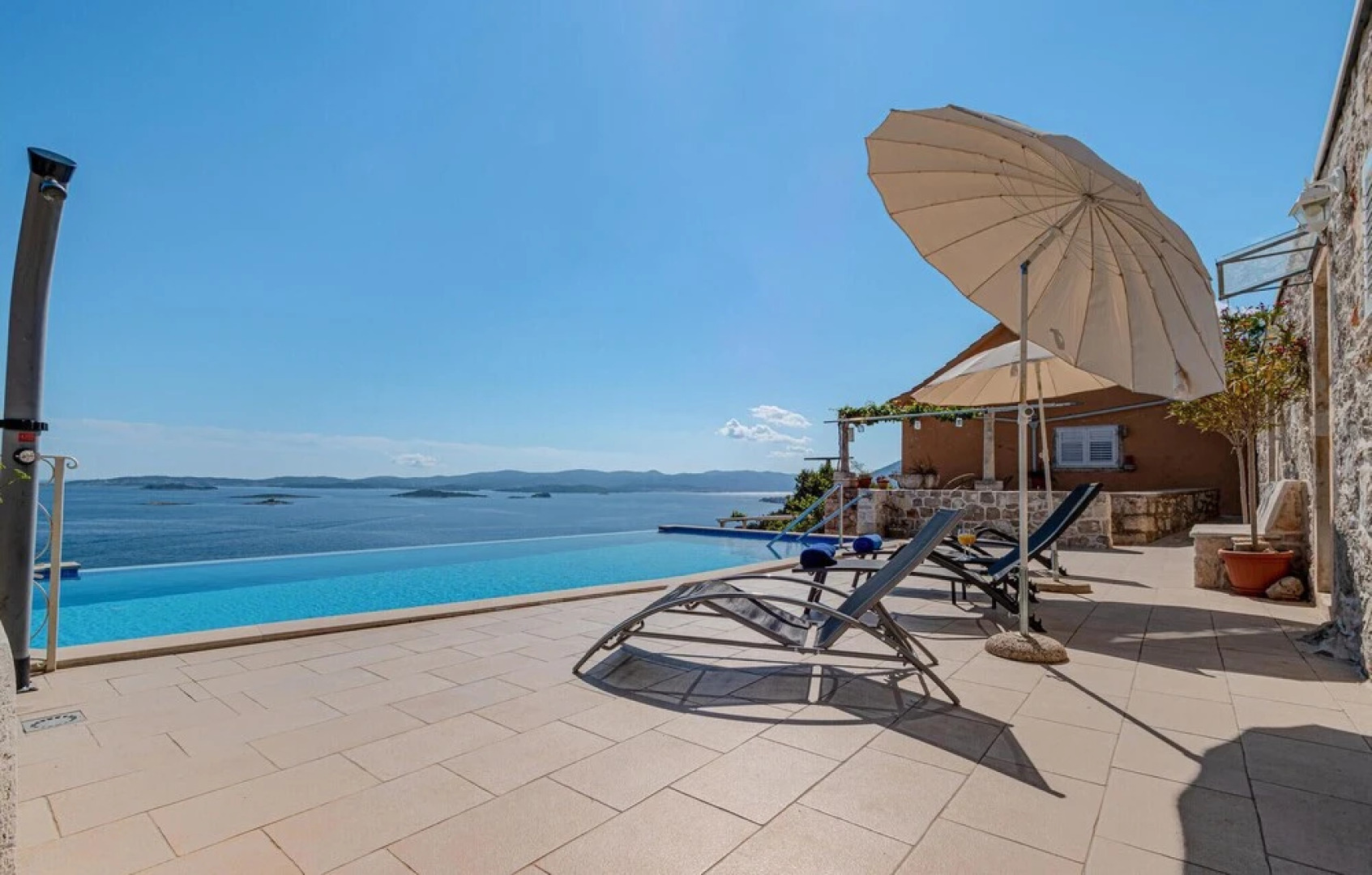 Beautiful Home in Mokalo With Wifi and 2 Bedrooms