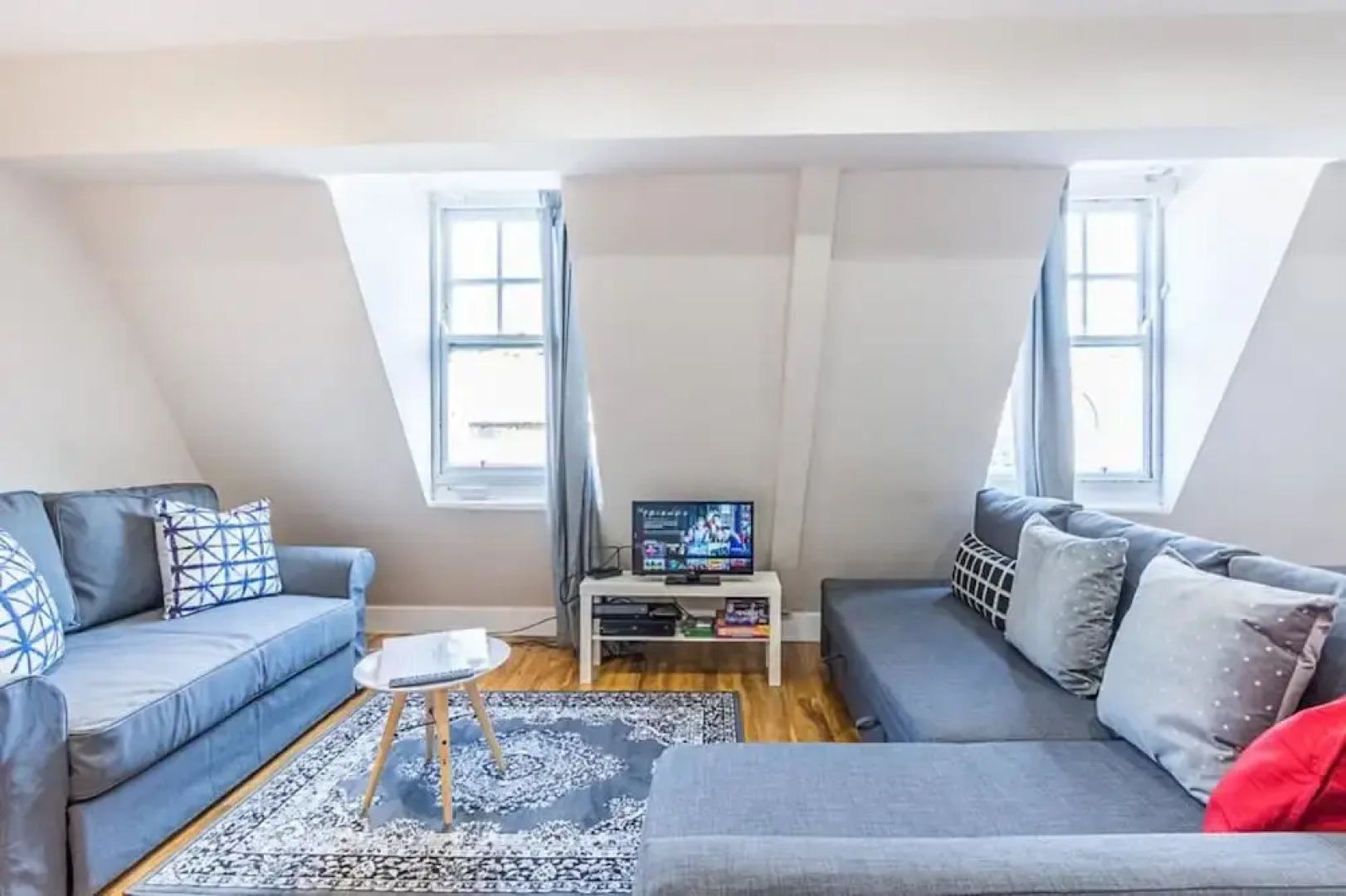 Luxurious Modern One Bedroom Apartment