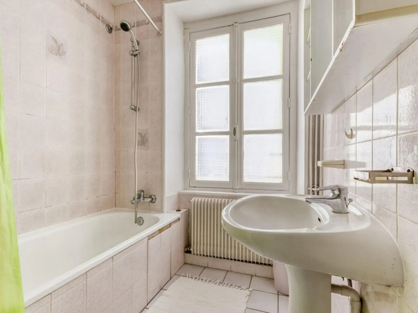 Lovely Cottage in Pontgibaud with Garden Near Lake