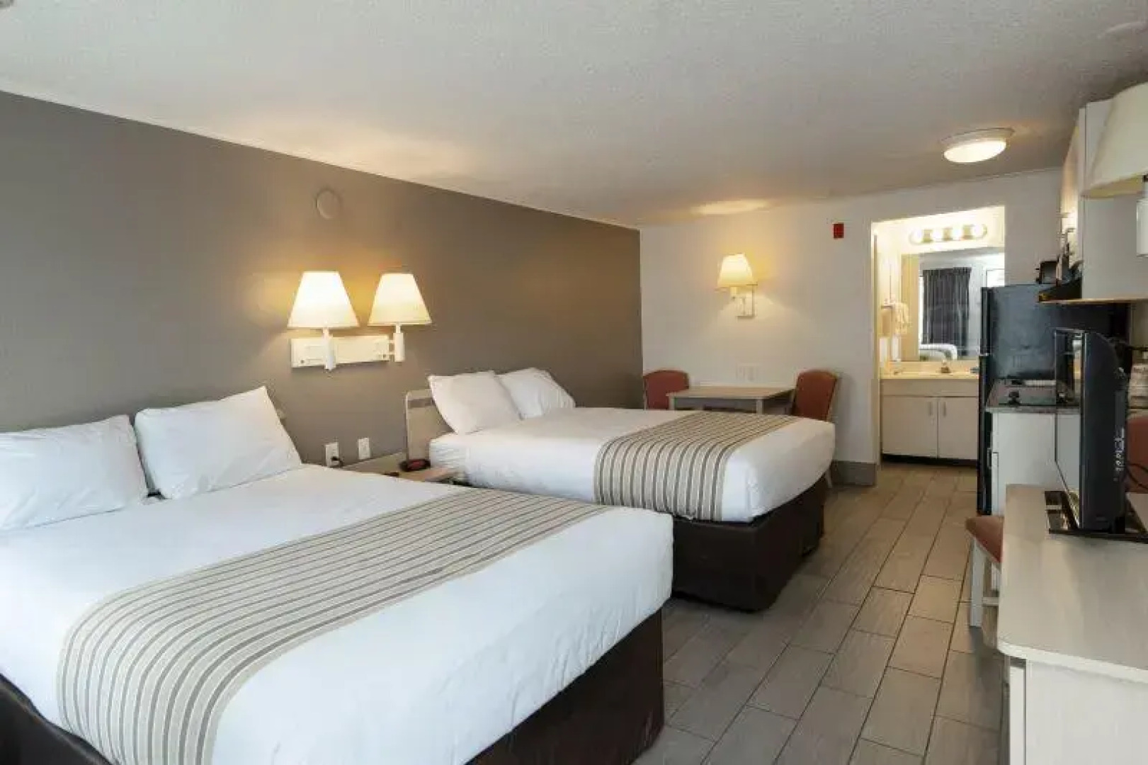 Suburban Studios Mentor - Cleveland Northeast