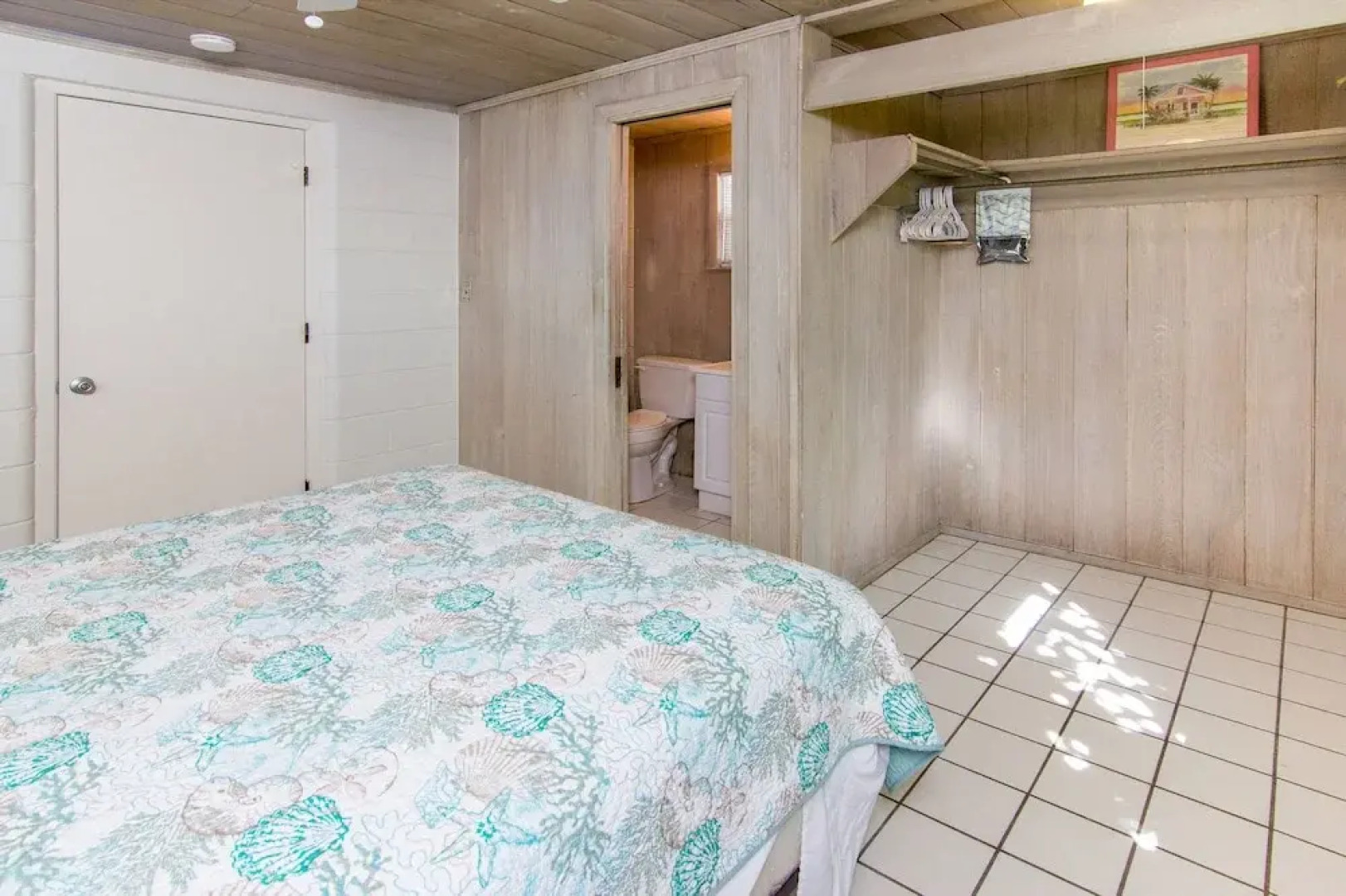 711 Albee Road West House - 2 Br home by RedAwning