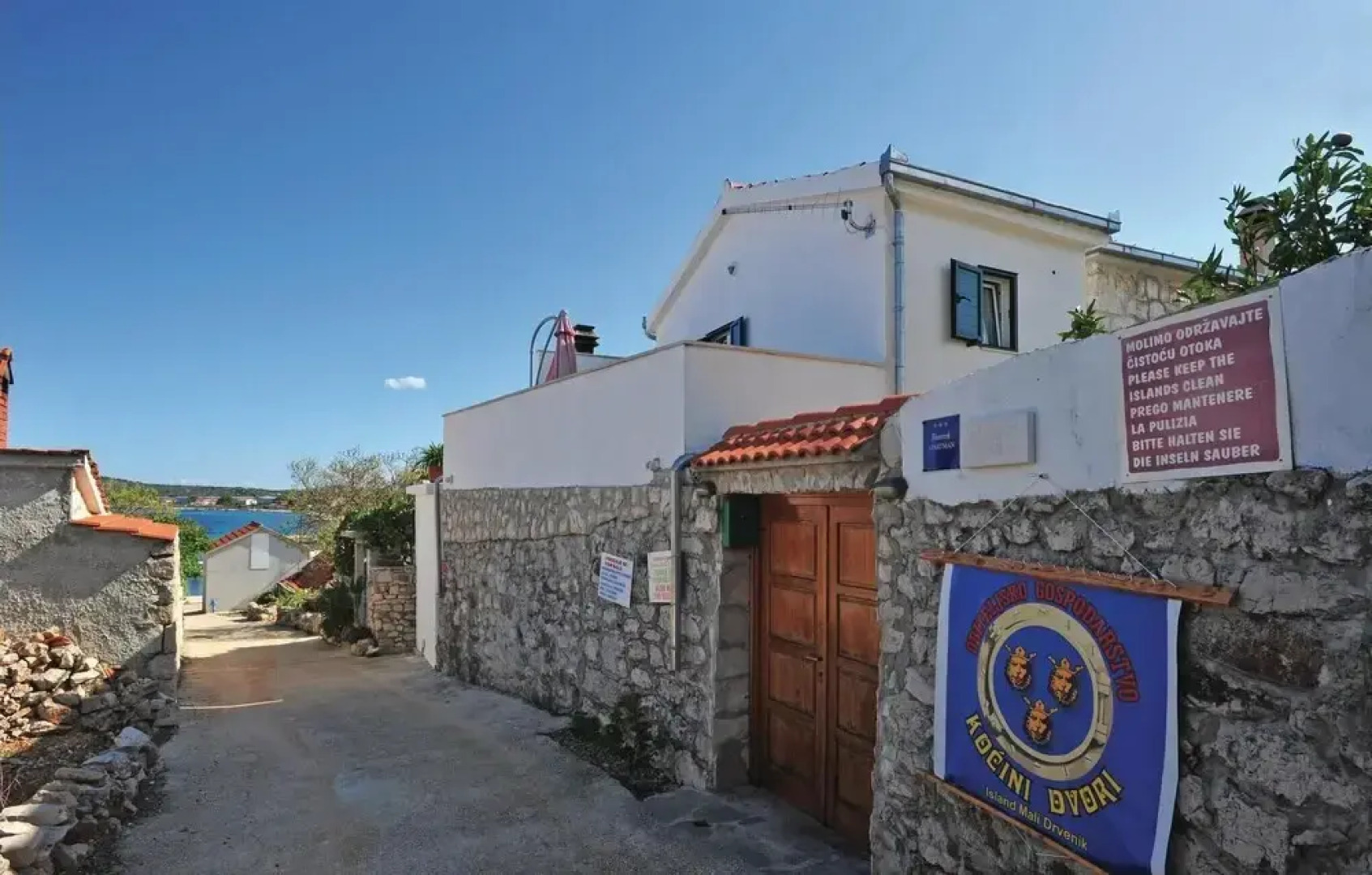 Stunning Home in Drvenik Mali With Wifi and 2 Bedrooms