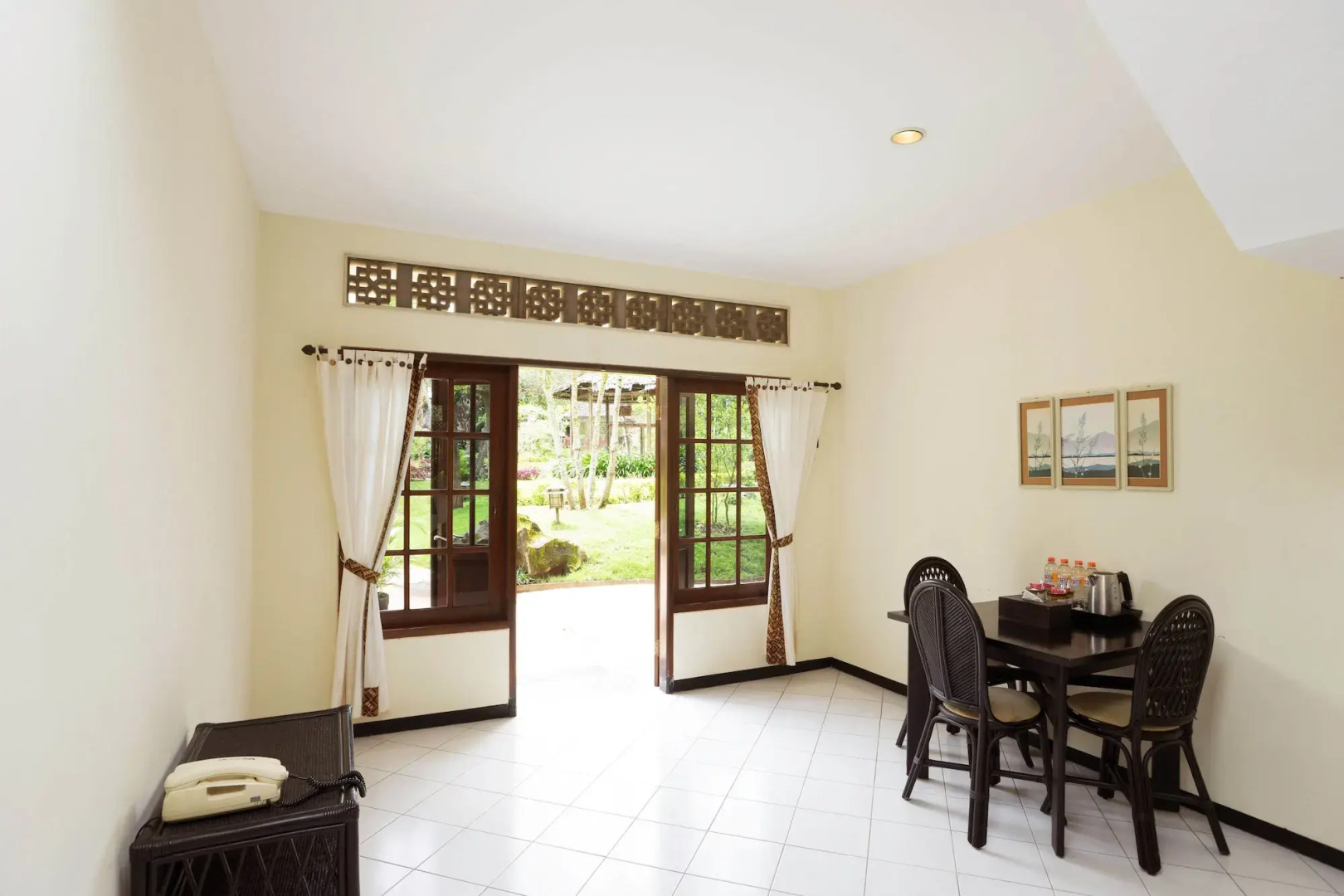 Royal Hotel and Villa Batu