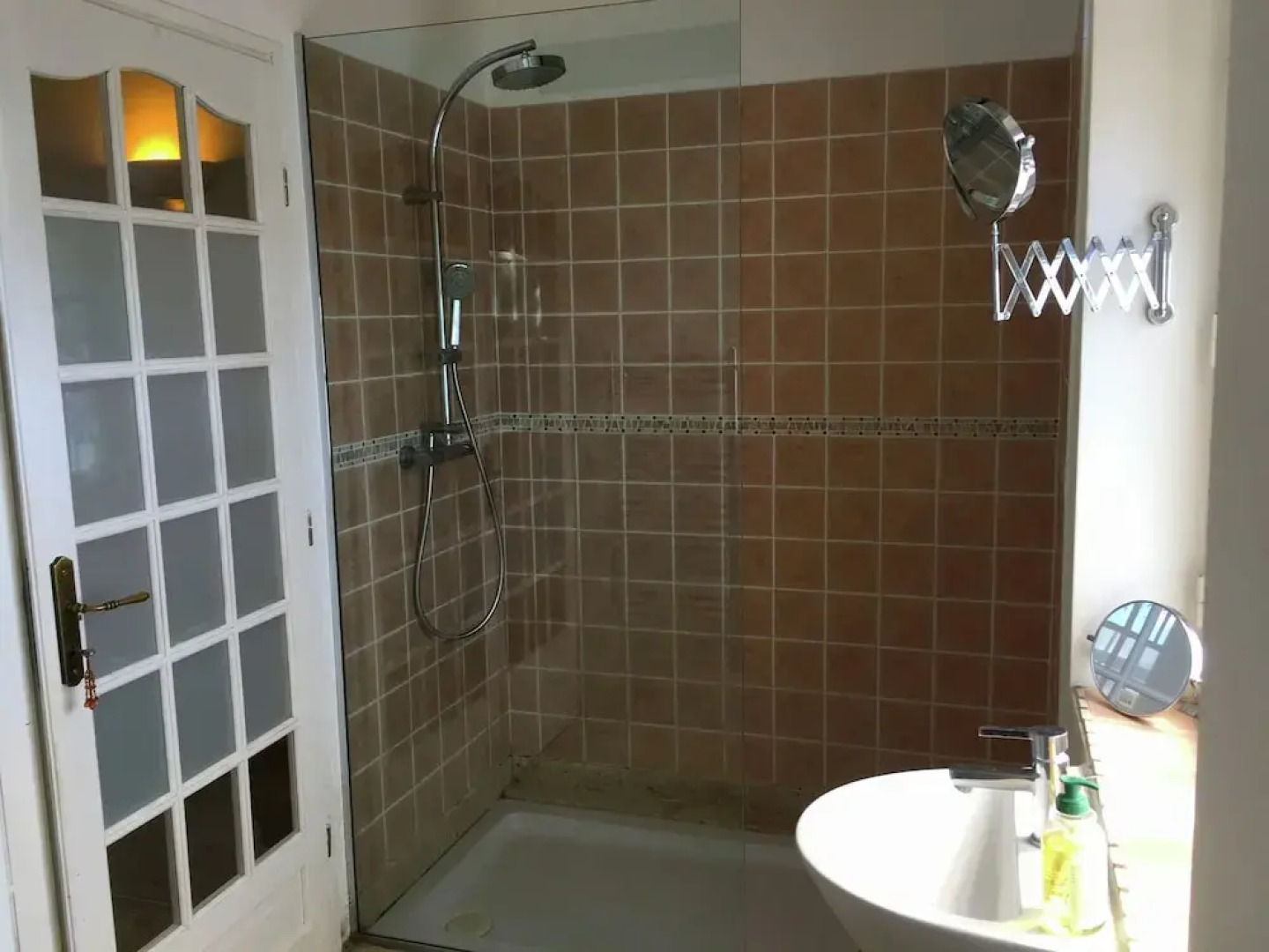 Quaint Holiday Home with Private Pool in Lorgues France