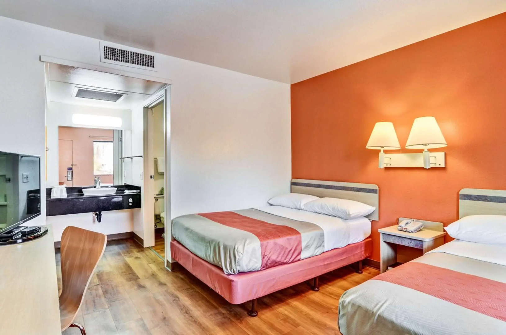 Motel 6 Pittsburgh, PA - Crafton