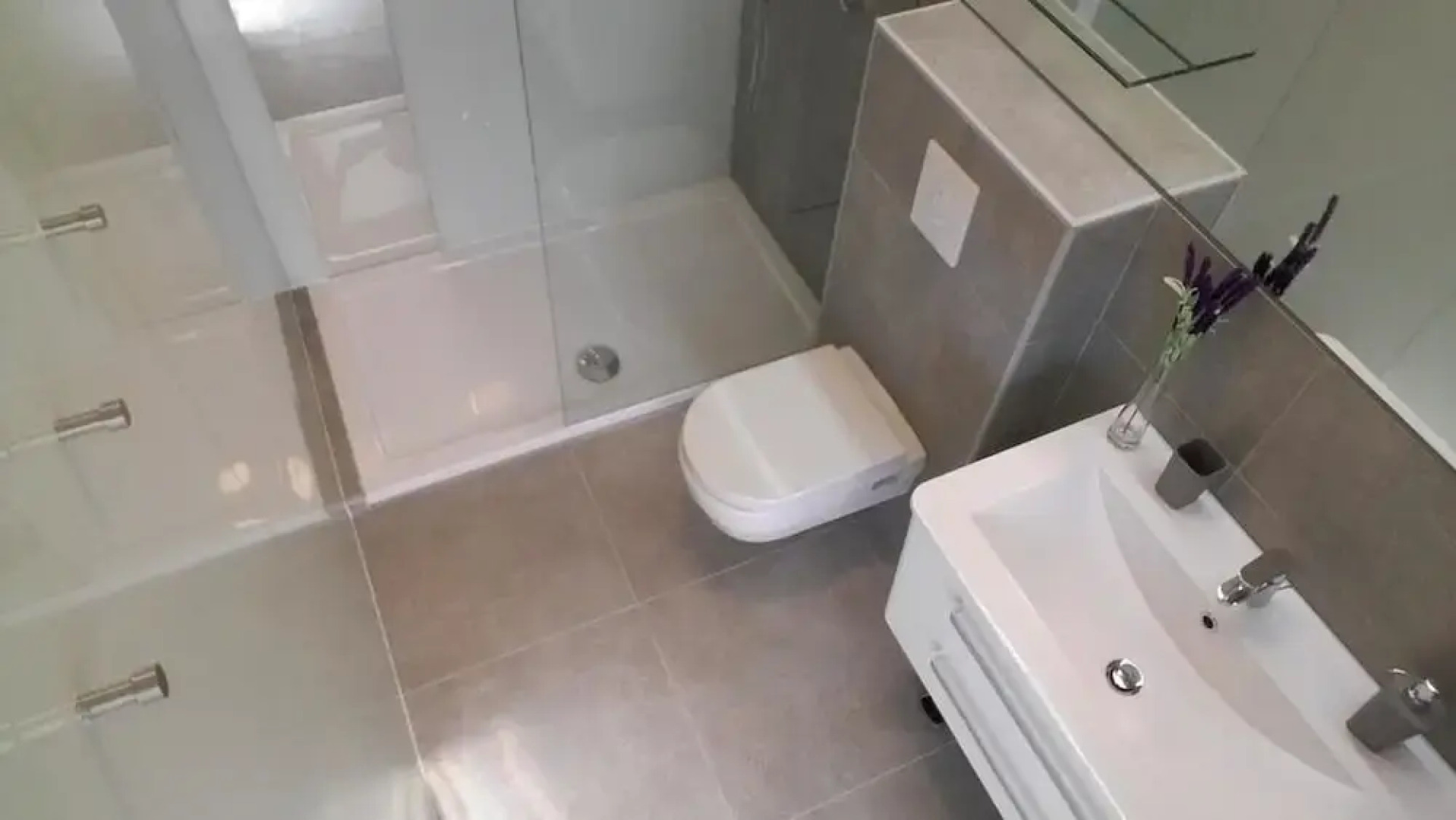 Downtown Luxury Suites