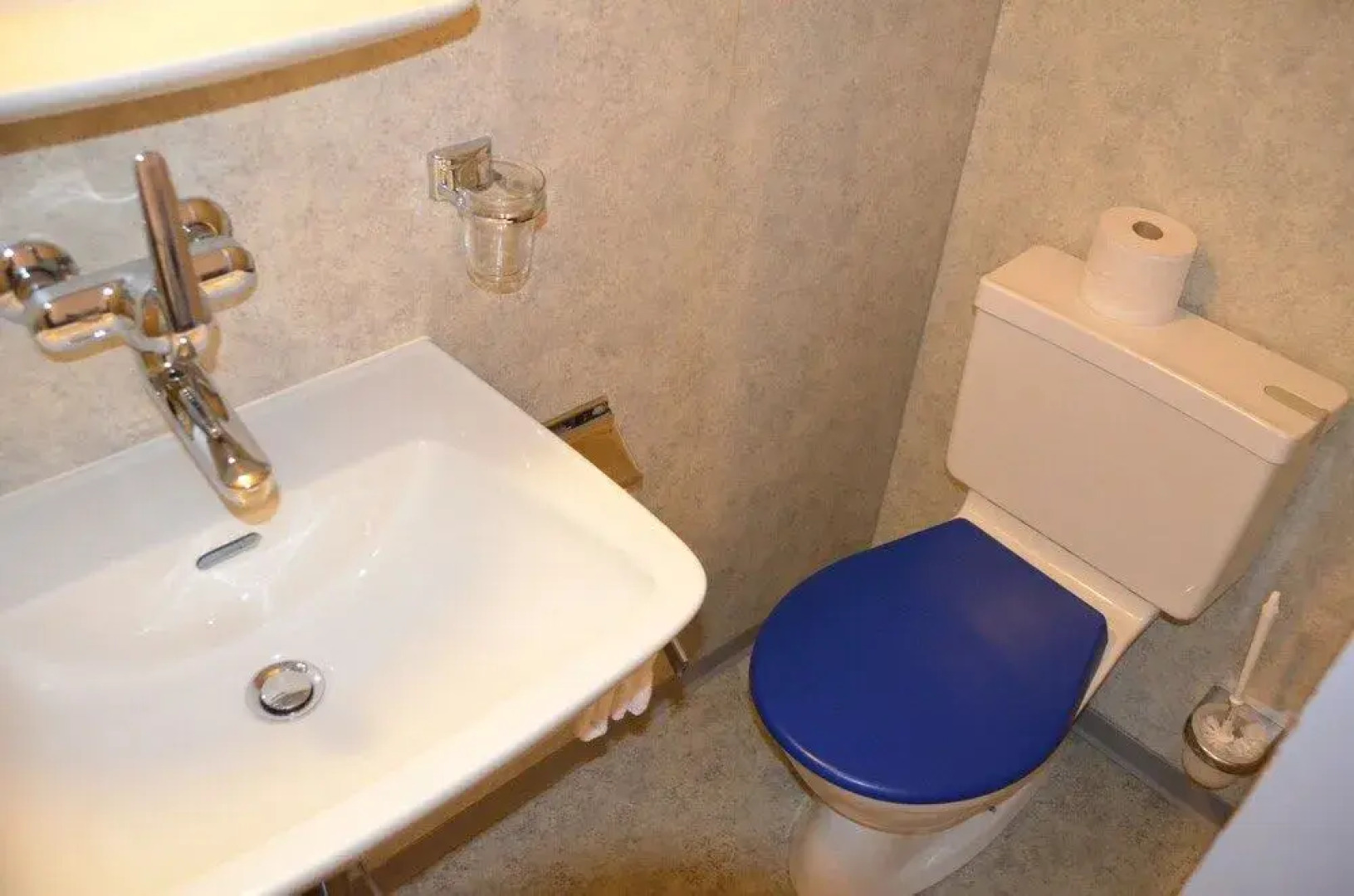 Hirschen Schwyz GmbH - Hostel